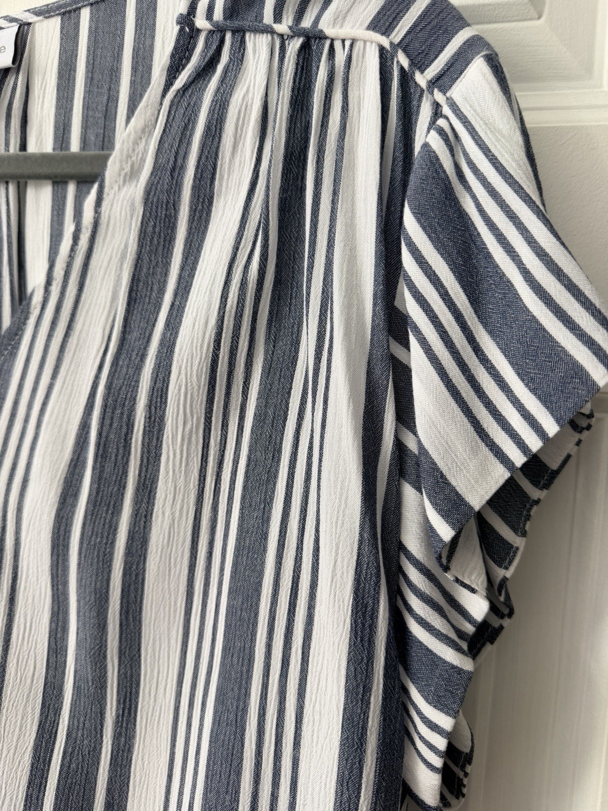 Liz Claiborne Blue/White Striped Button Up Top Size XL