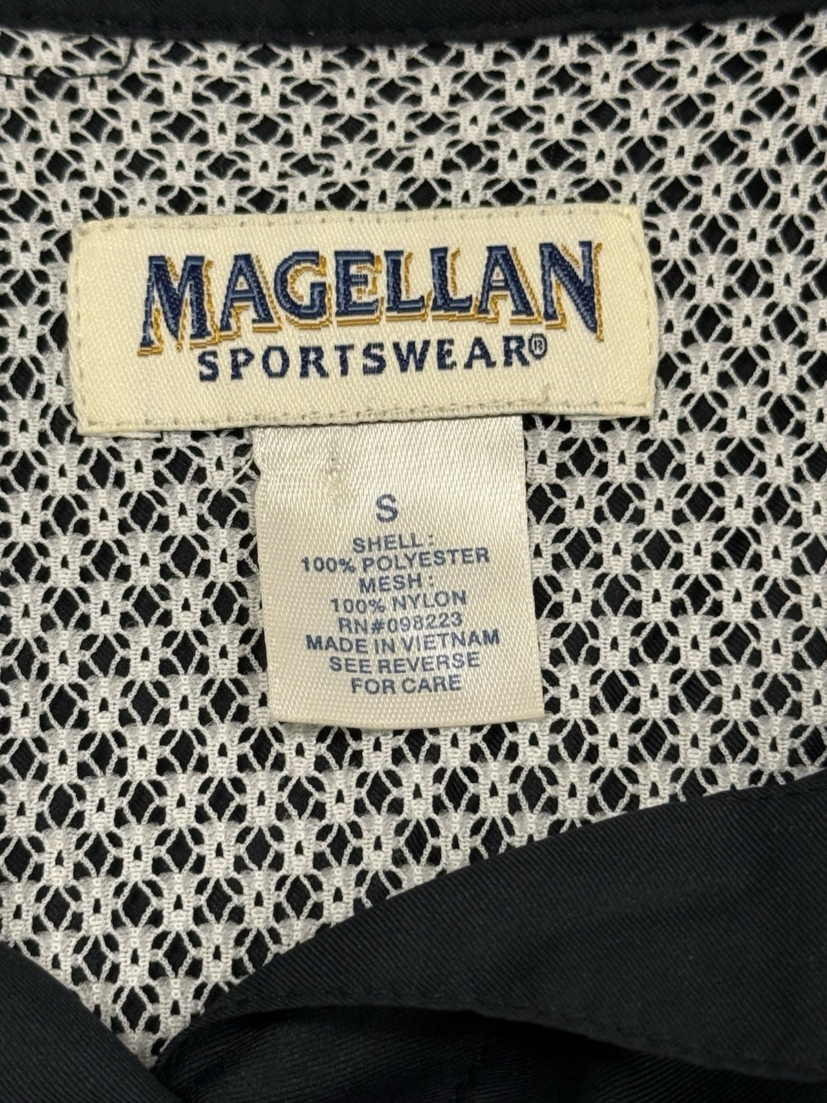 Magellan Sportswear Women’s Black Shirt Size Small Fishing Hiking Outdoors