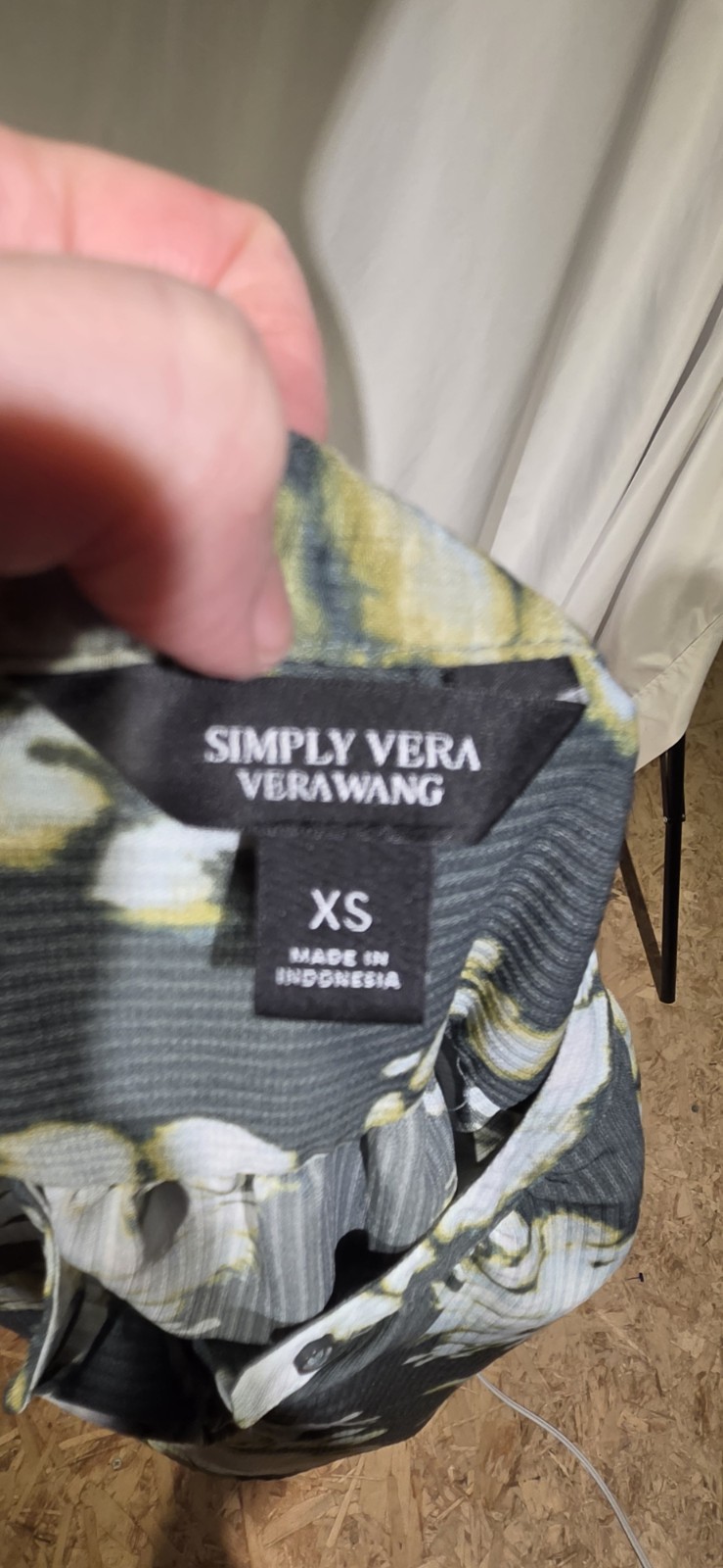 Simply Vera Vera Wang Charcoal Floral Cap-Sleeve Henley Top