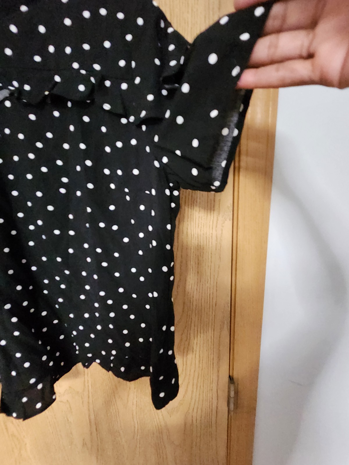 Paper Crane Black/White Polka Dot Mock Neck Ruffle Flutter Sleeve Blouse L