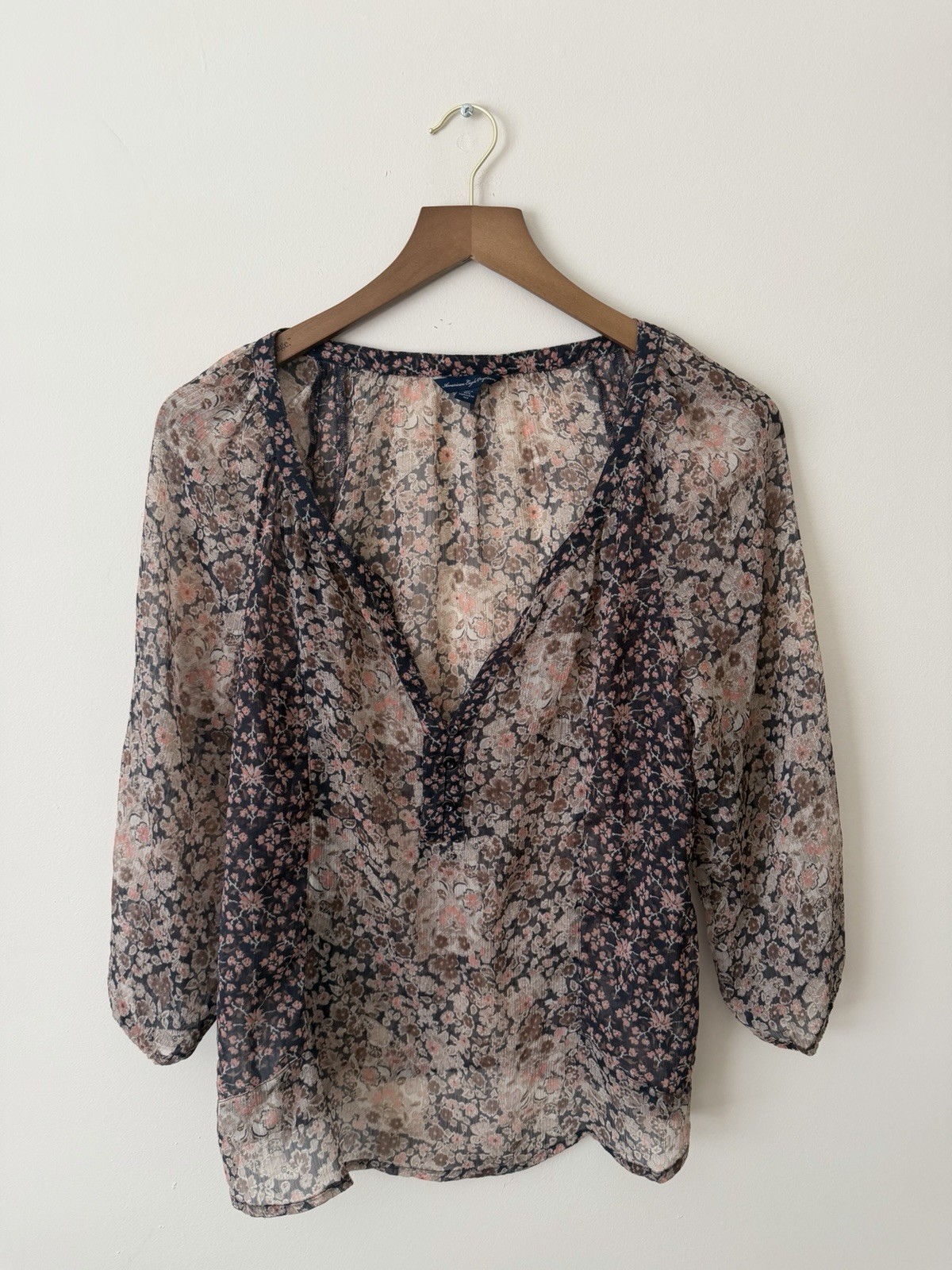 American Eagle Outfitters Navy & Pink Sheer Floral V-Neck Blouse Medium VGC