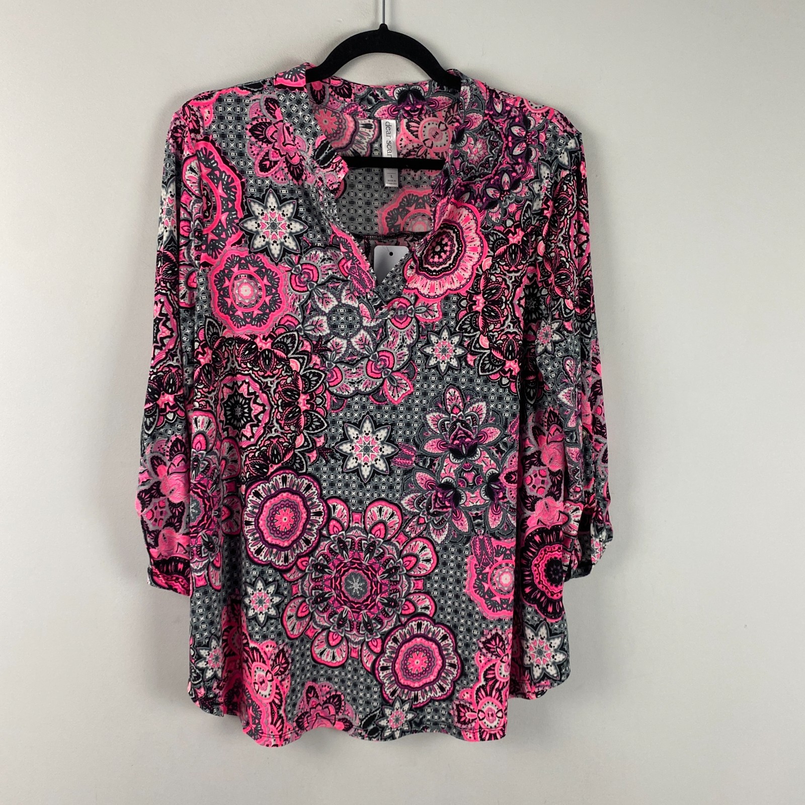 Dear Scarlett Lizzy Blouse Size L Tunic Split Neck Pink Green Multi 3/4 Sleeves