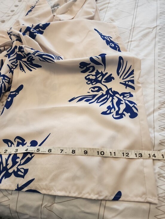Cream with Blue Faux Wrap Top Floral Print Women’s Jumpsuit Size M NWT