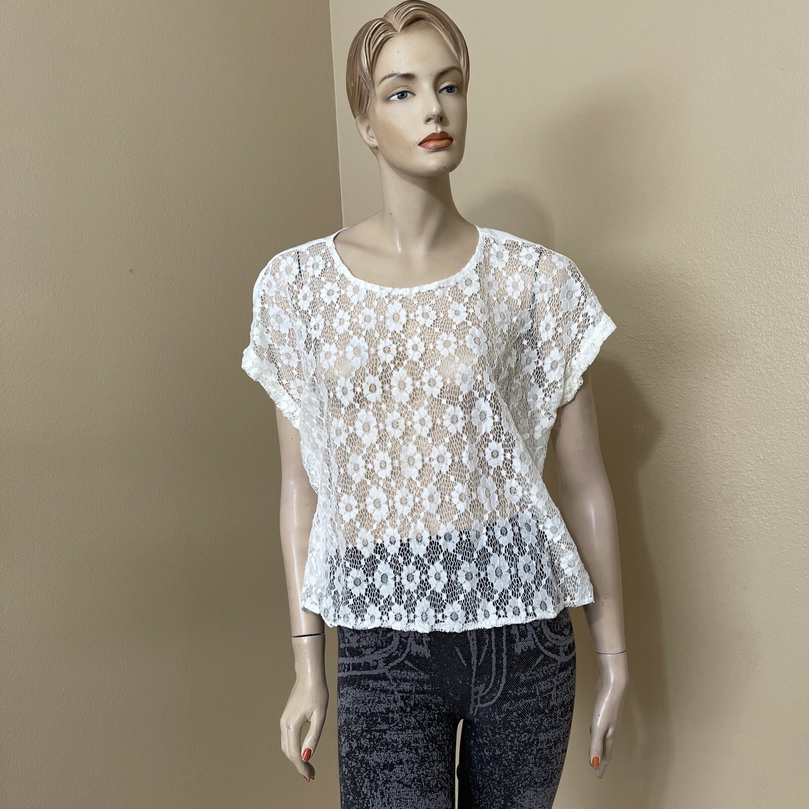 Women’s White Polyester Casual Sheer Lace Button Asymmetric Size L Blouse Top
