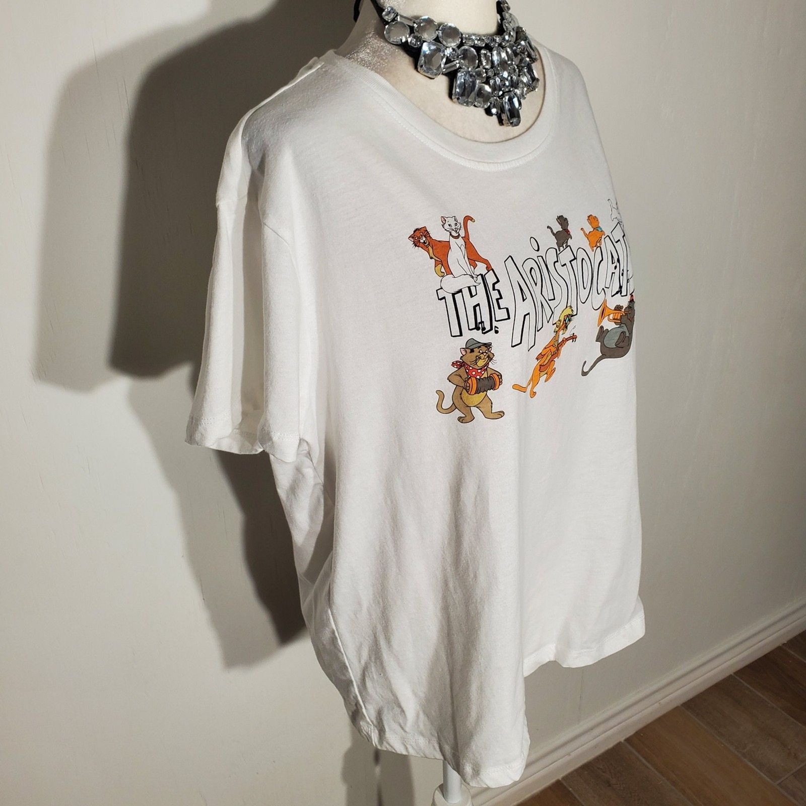 DISNEY BASIC TOP WHITE SHORT SLEEVE POLY/COTTON SIZE 2X