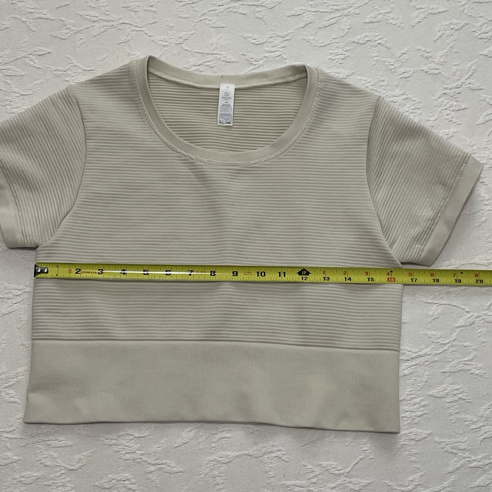 Offline by Aerie Cropped Top Cream Sidewalk Seamless Stretch Shirt Sz L Workout