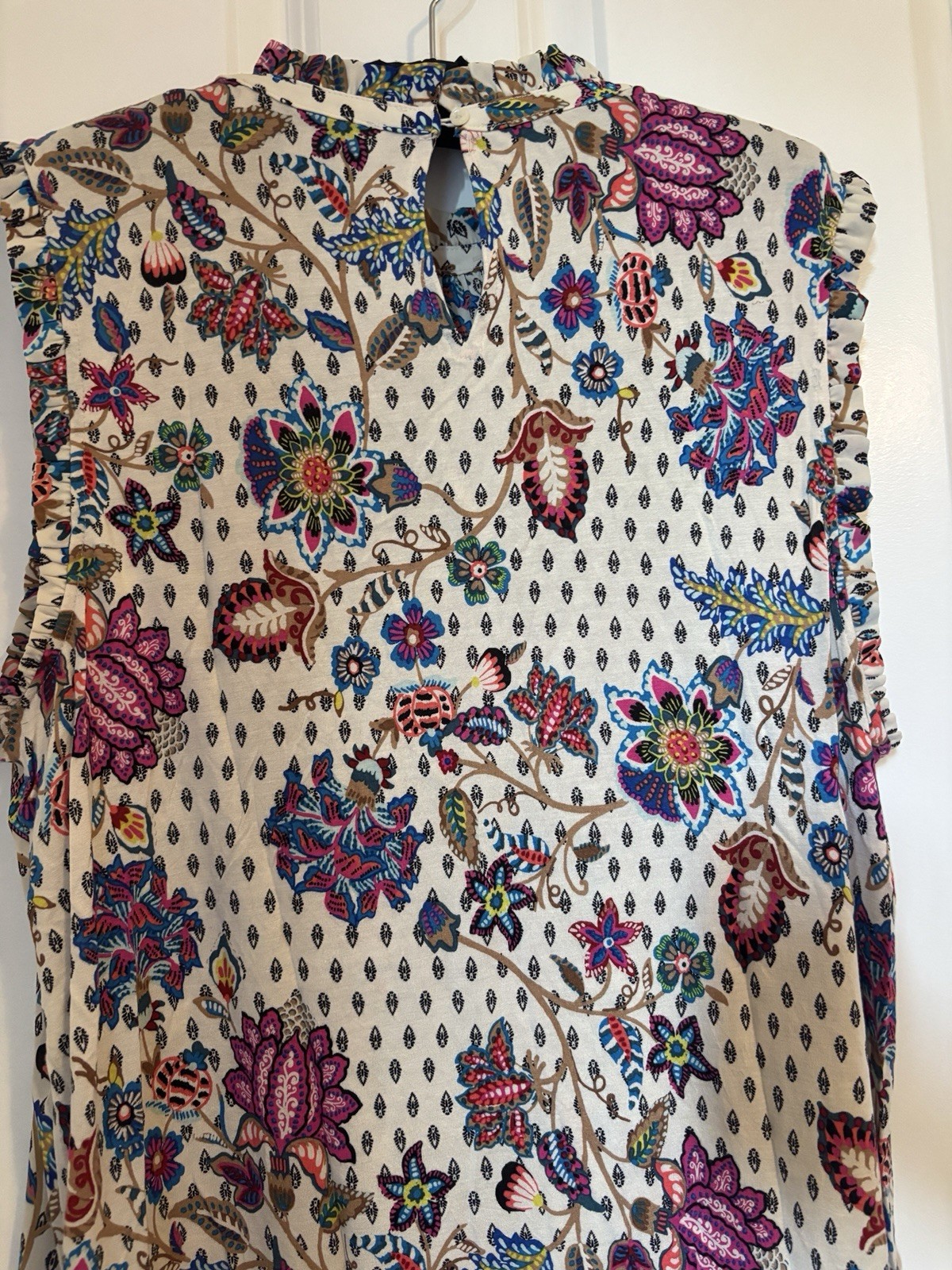 LOFT – Sleeveless Cream Blouse with Multicolor Floral Paisley Print. Size XL