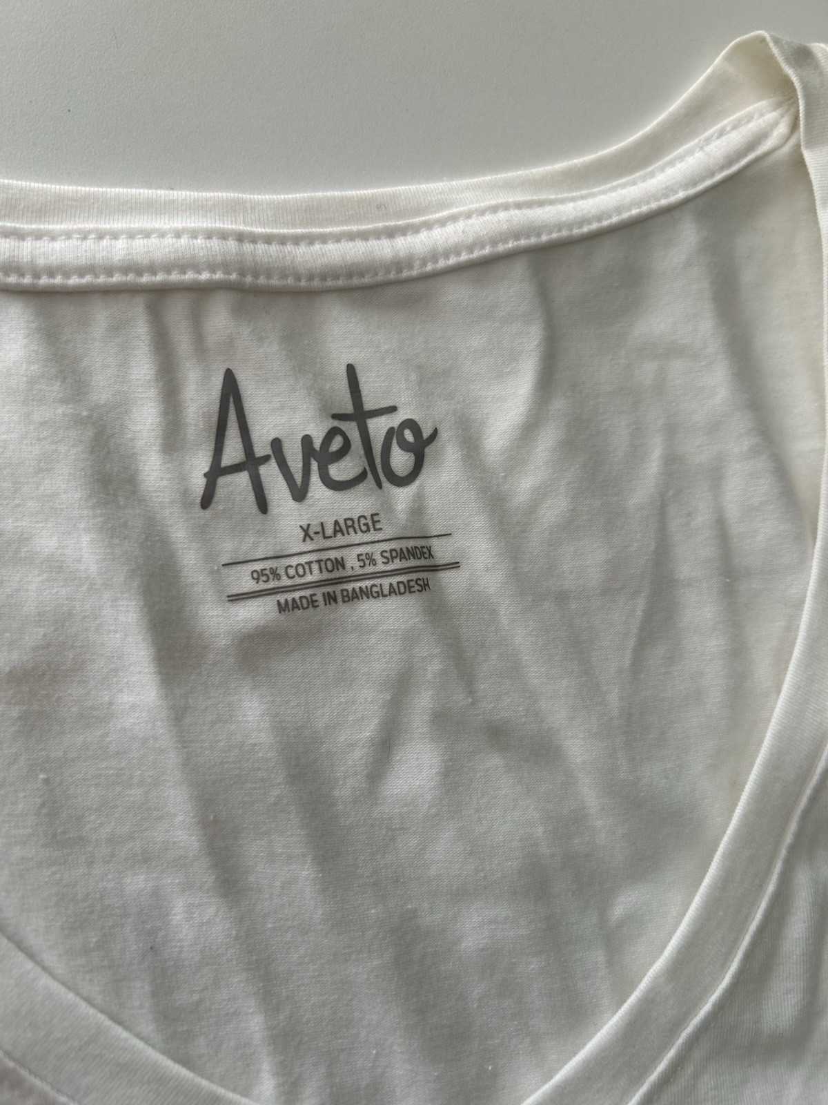 Tshirt Relaxed Fit V-Neck Short Sleeve T-Shirt – 100% Cotton Aveto X-Large NWT