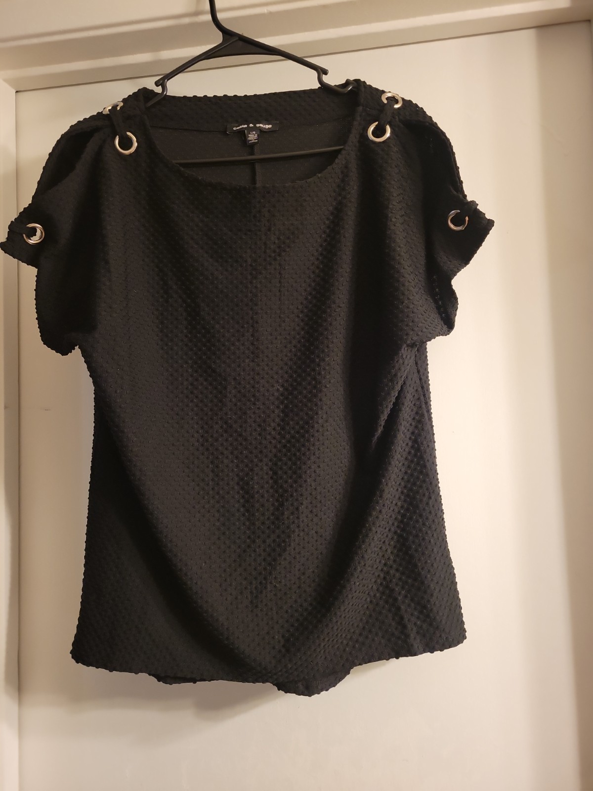 Cable & Gauge Black Textured Top Womens L Grommet Sleeve Detail Short Sleeve