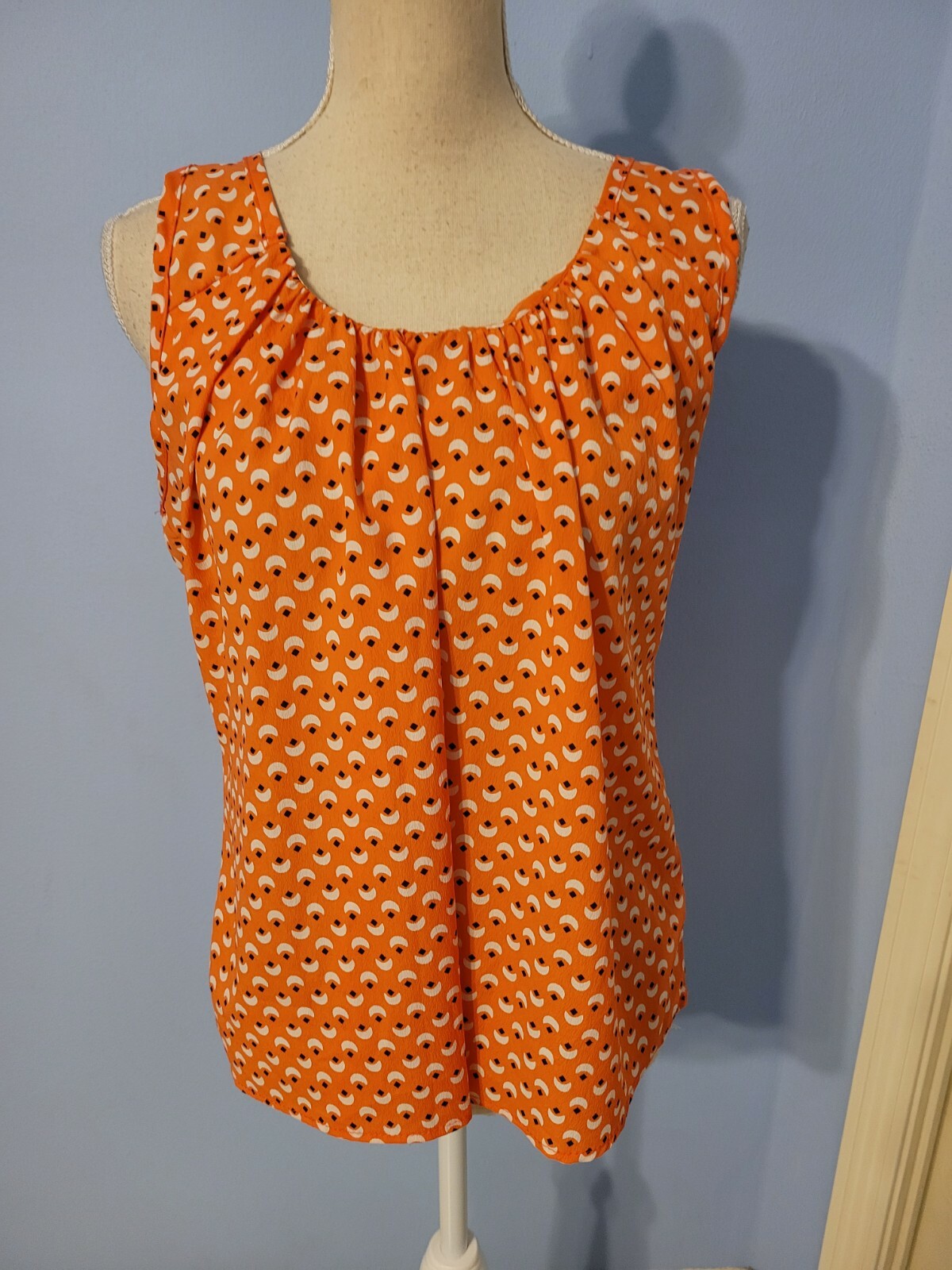 Cherish Size Medium Blouse Womens Orange Sleeveless Round Neck