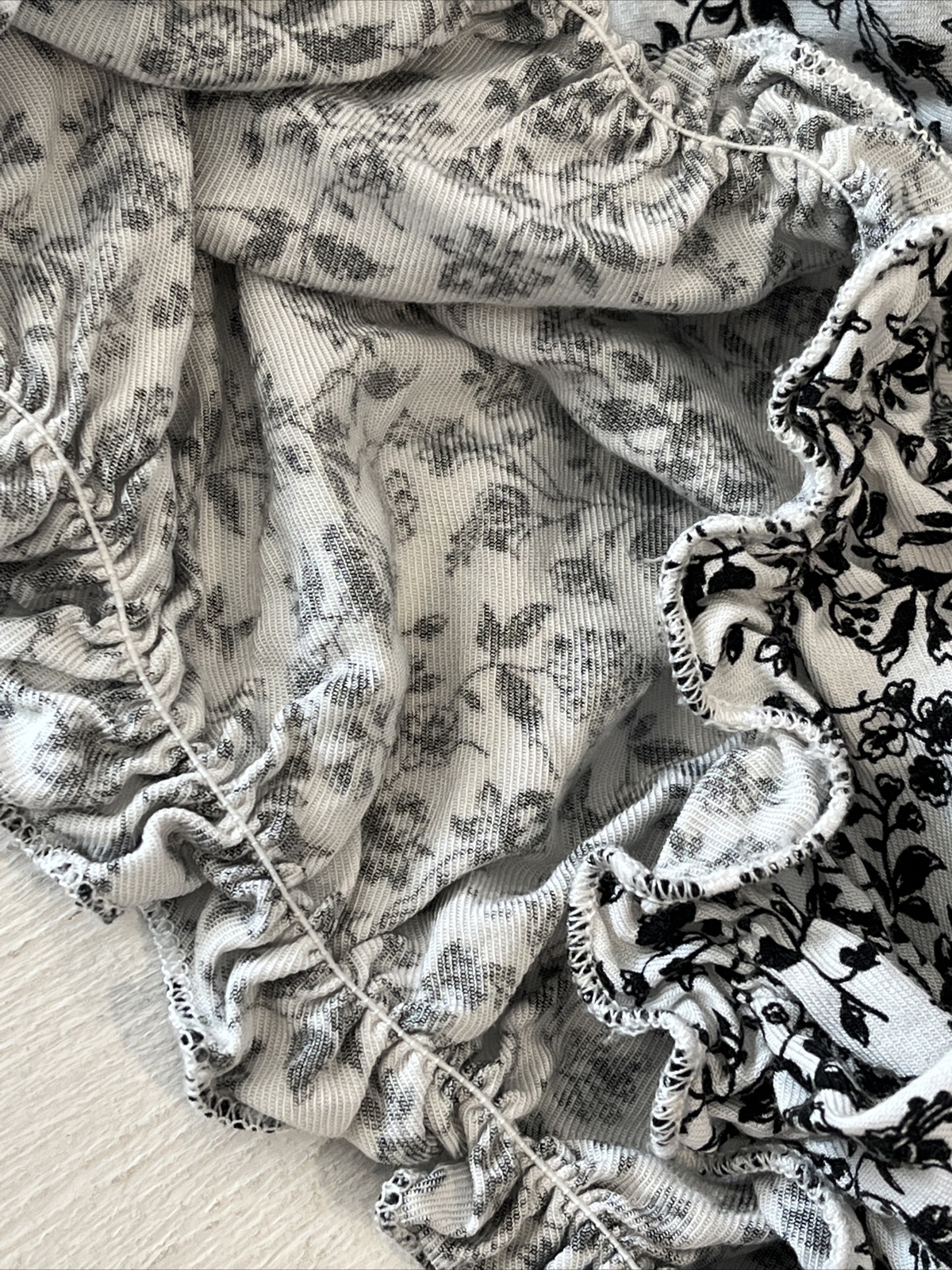 Brandy Melville Womens Floral Top Tie Strap Elastic Waist One Size