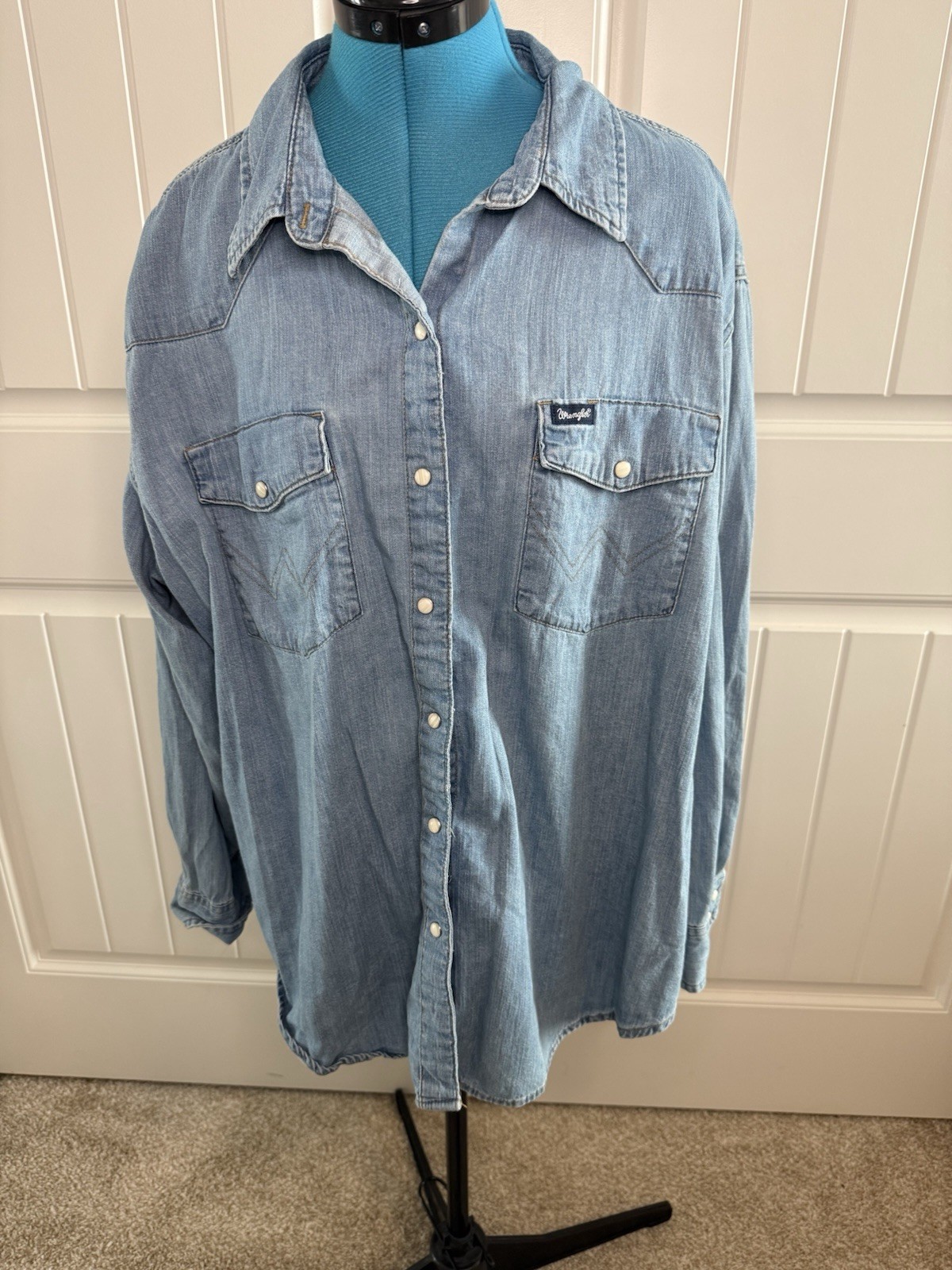 Wrangler Retro Women’s Western Denim Pearl Snap Shirt – XL EUC