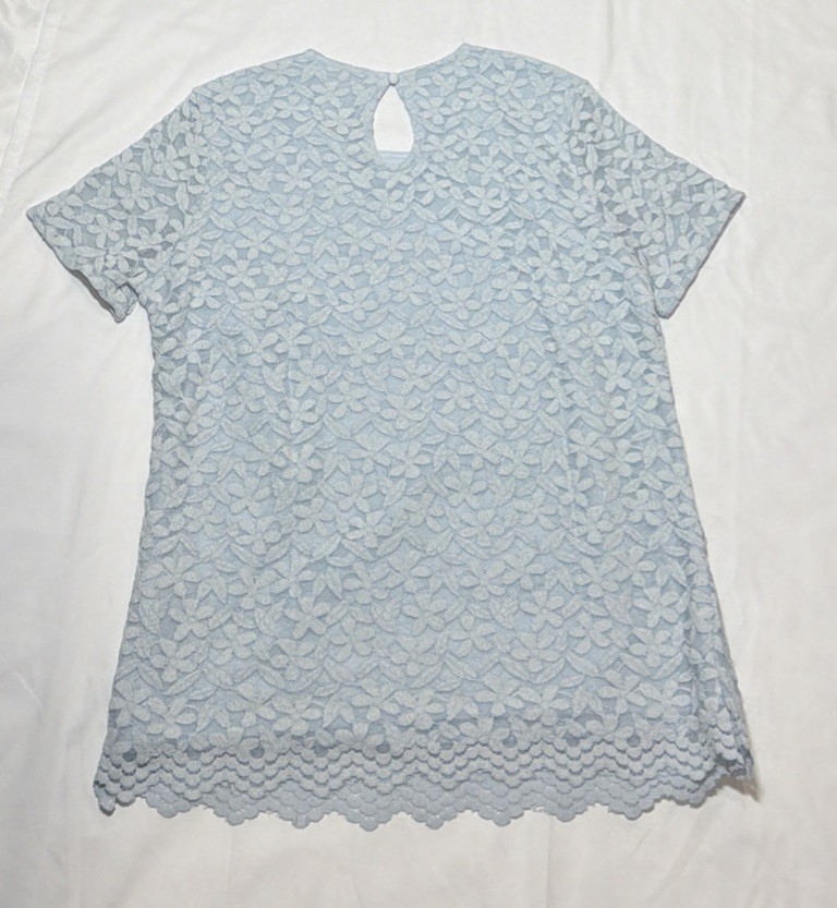 Teddi Rose Light Blue Lace Overlay Blouse Size Medium Button Keyhole Closure NWT