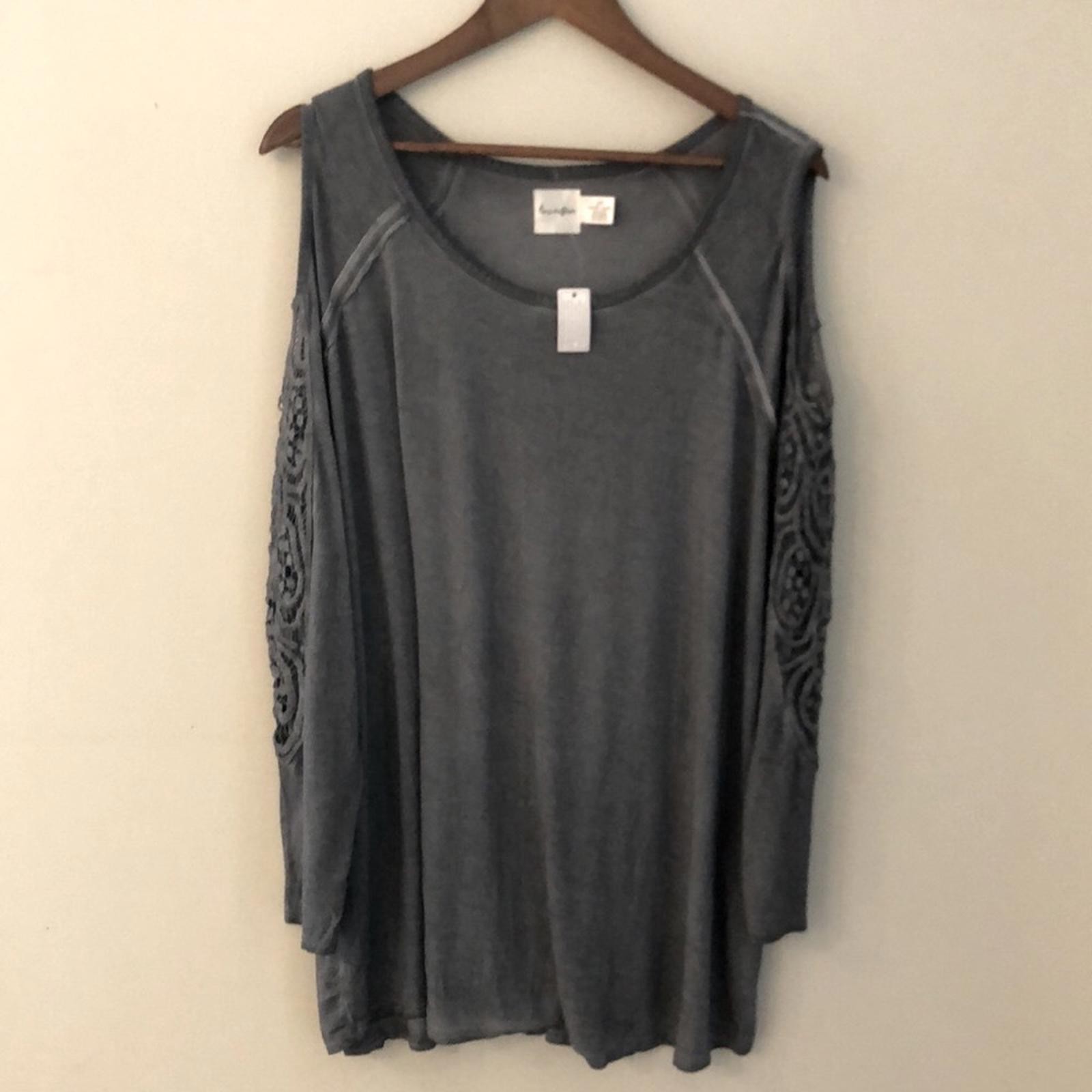 Love, Fire Charcoal Blouse cut out shoulder lace sleeves soft roomy SZ 2X 20-22W