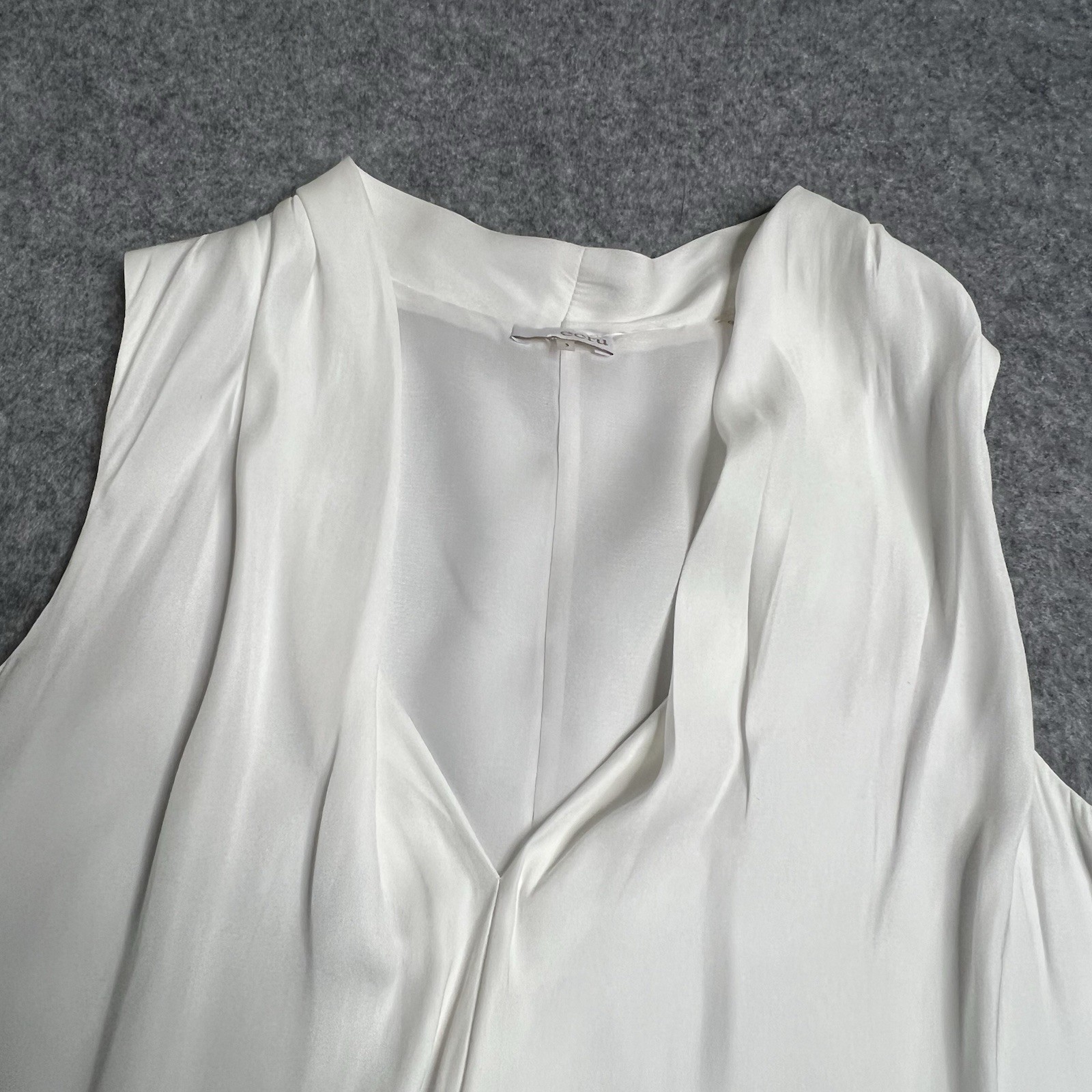 Ecru Womens V-Neck Layered Tiered Sleeveless Tie or Twist Blouse White Size S