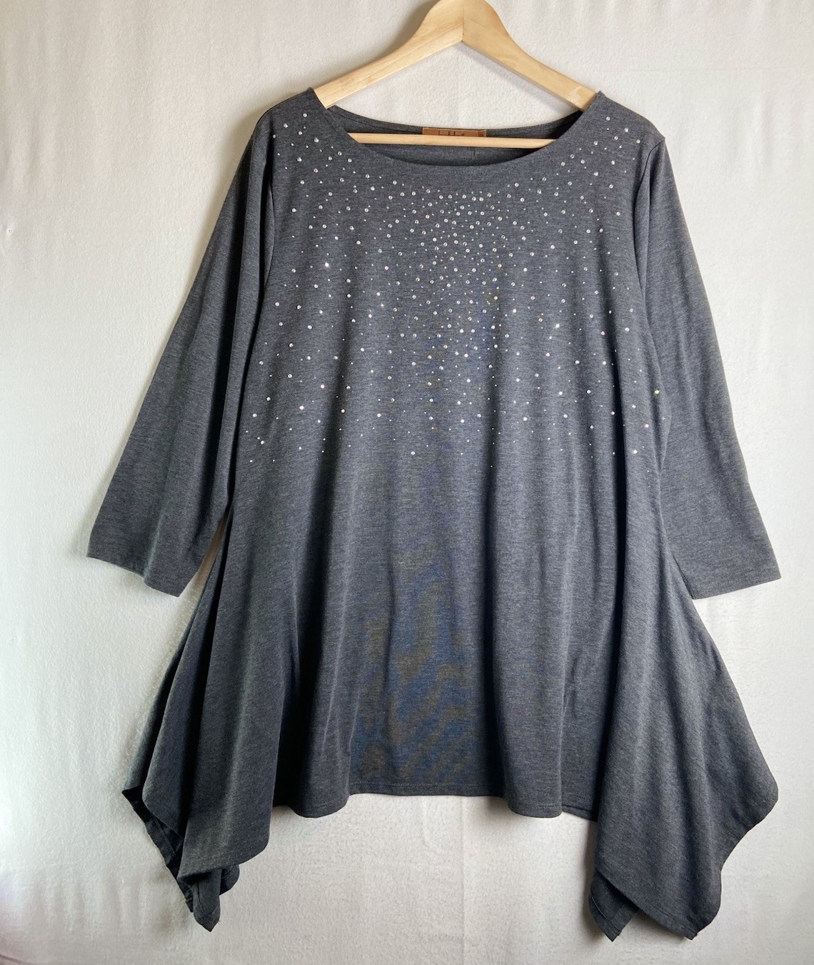 Belldini Embellished Sharkbite Tunic Top Gray Sparkle Rhinestone Asymmetrical 1X