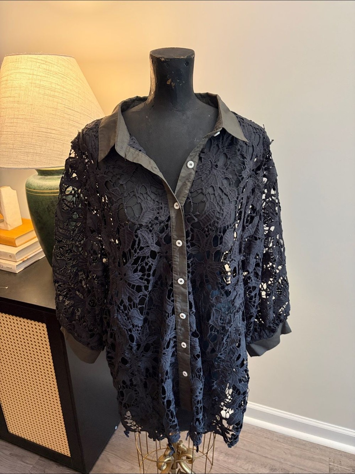 POL Boho Chic Black Crochet Floral Lace Frayed Button-Up Size Large Rustic