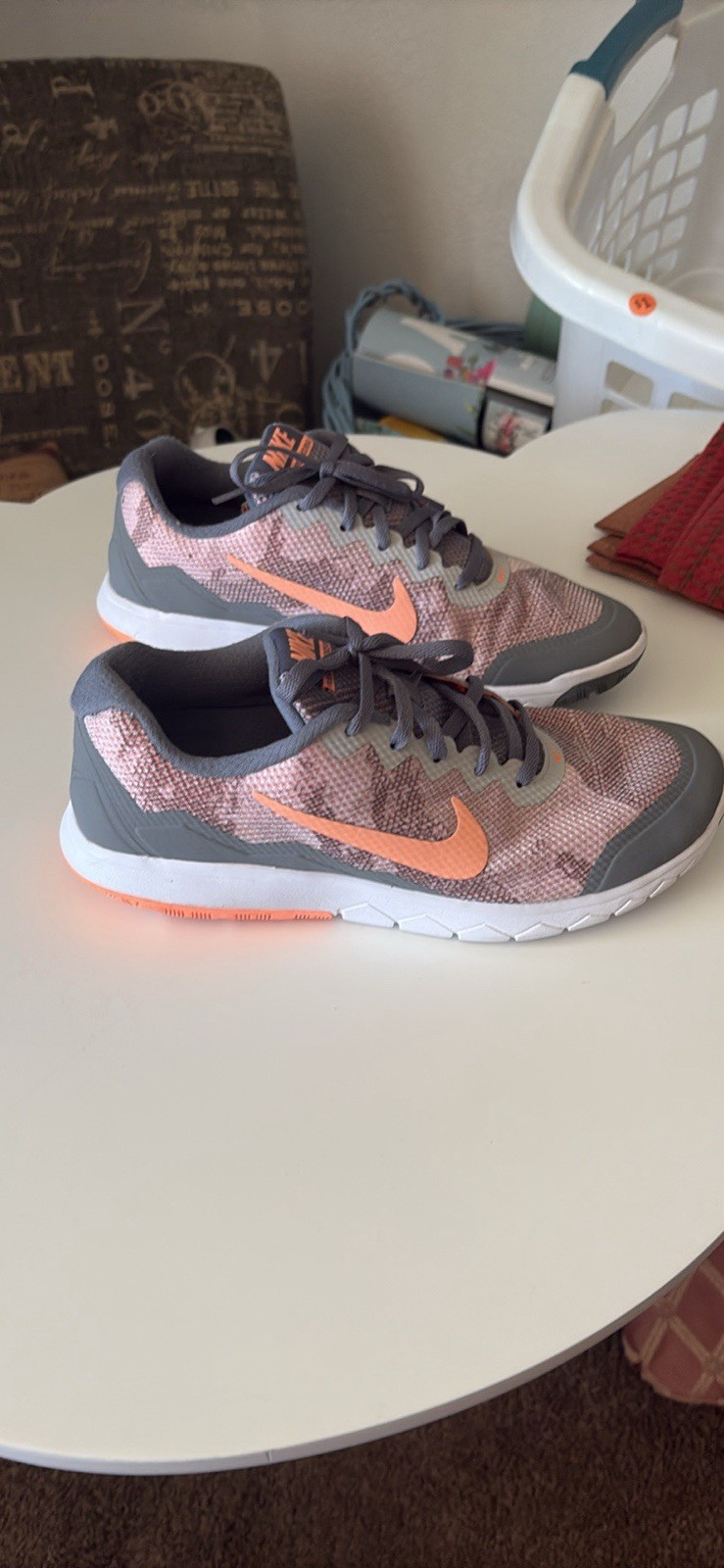 Nike Flex women’s Running Sneakers US 9 Mesh Lace Up Gray Peach White