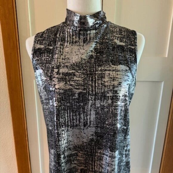 ESPRESSO LA Metallic Sleeveless Stand-Up Collar Tunic Top Black and Silver Sz L
