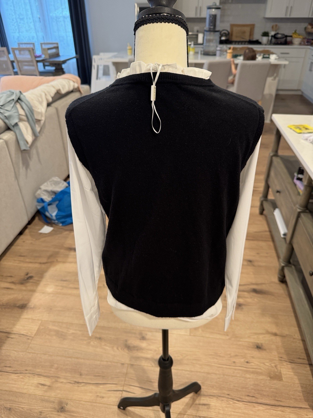 Sioni Milano Women’s Black White Knit Ruffle V-Neck Long Sleeve Blouse S