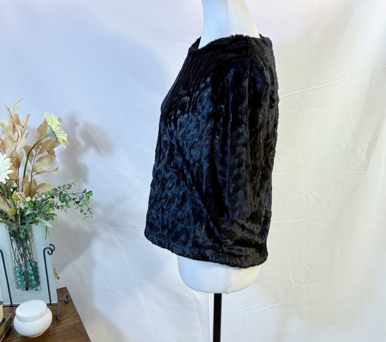 ♨️Bar Ill Black Faux Fur Cheetah Embossed Lined Cropped Top Sz Medium💛