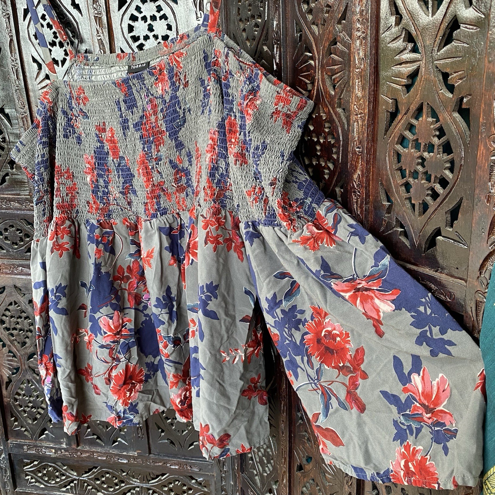 TORRID 3 Cold Shoulder Strap Top Womens 22/24 Floral Bell Sleeve Boho Blouse