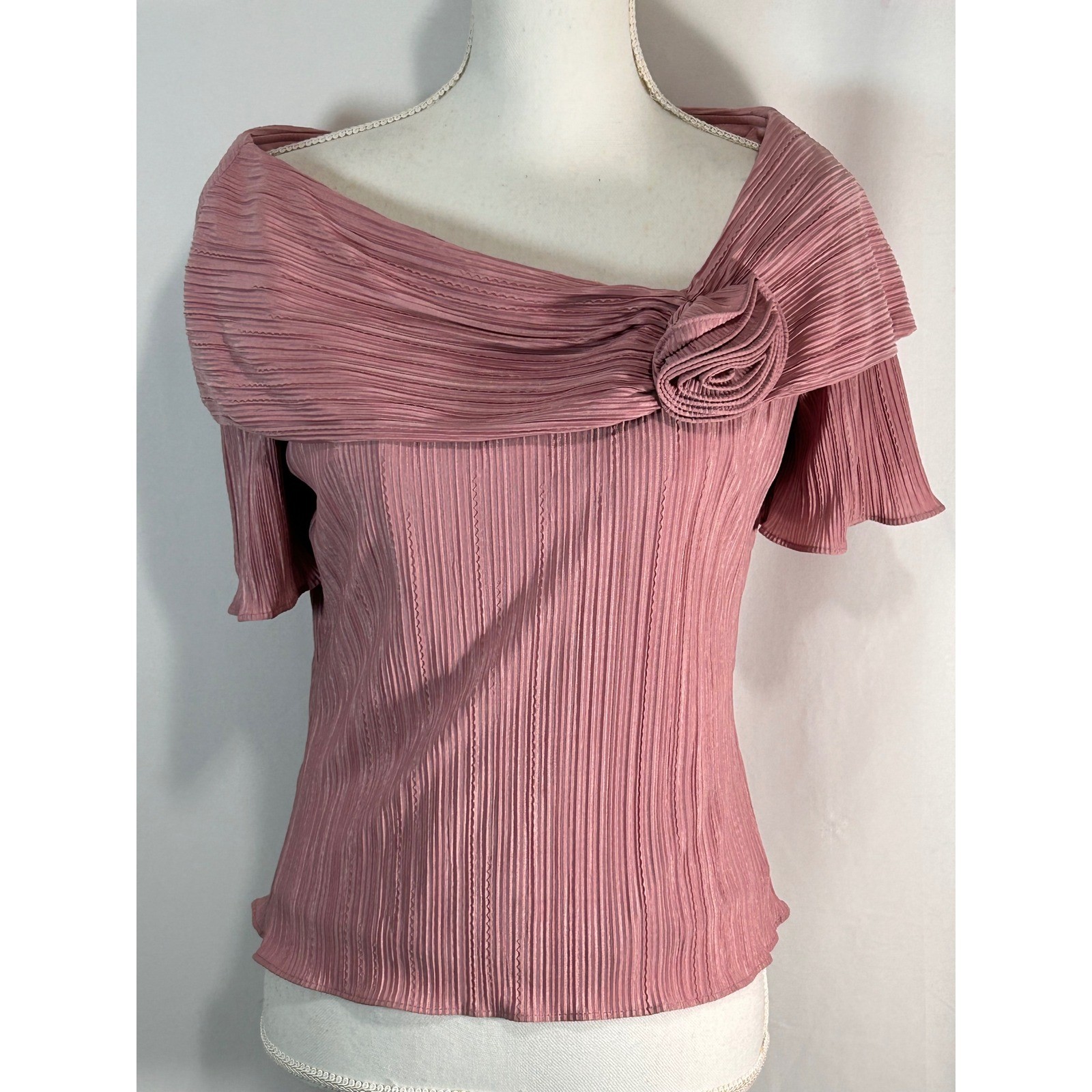 Cachet Women Pink Pleated Rosette Portrait Neck Blouse Short Sleeve Top Size 10