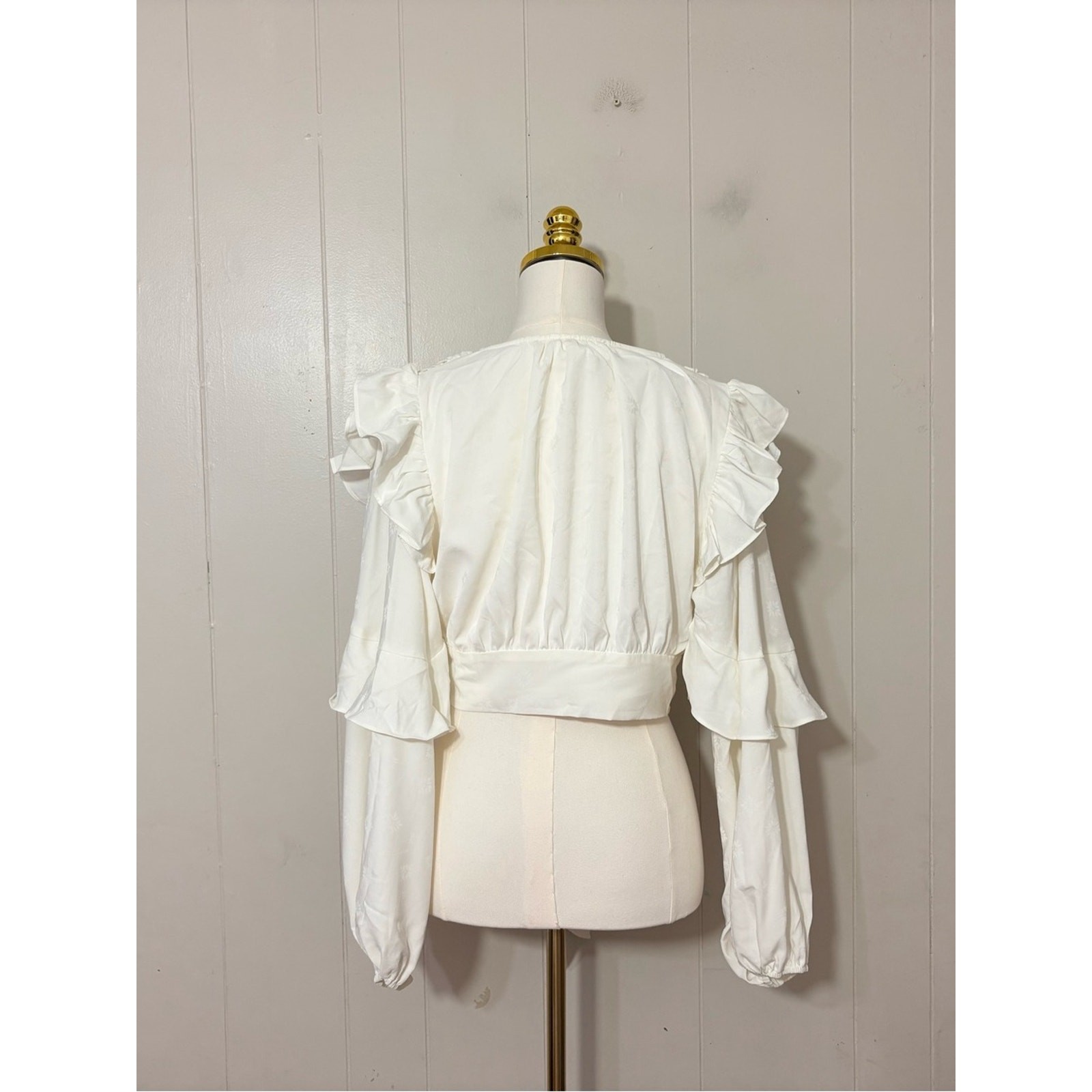 Line & Dot Sonia Ruffle Blouse White Tie Front Crop Top Size M NWT