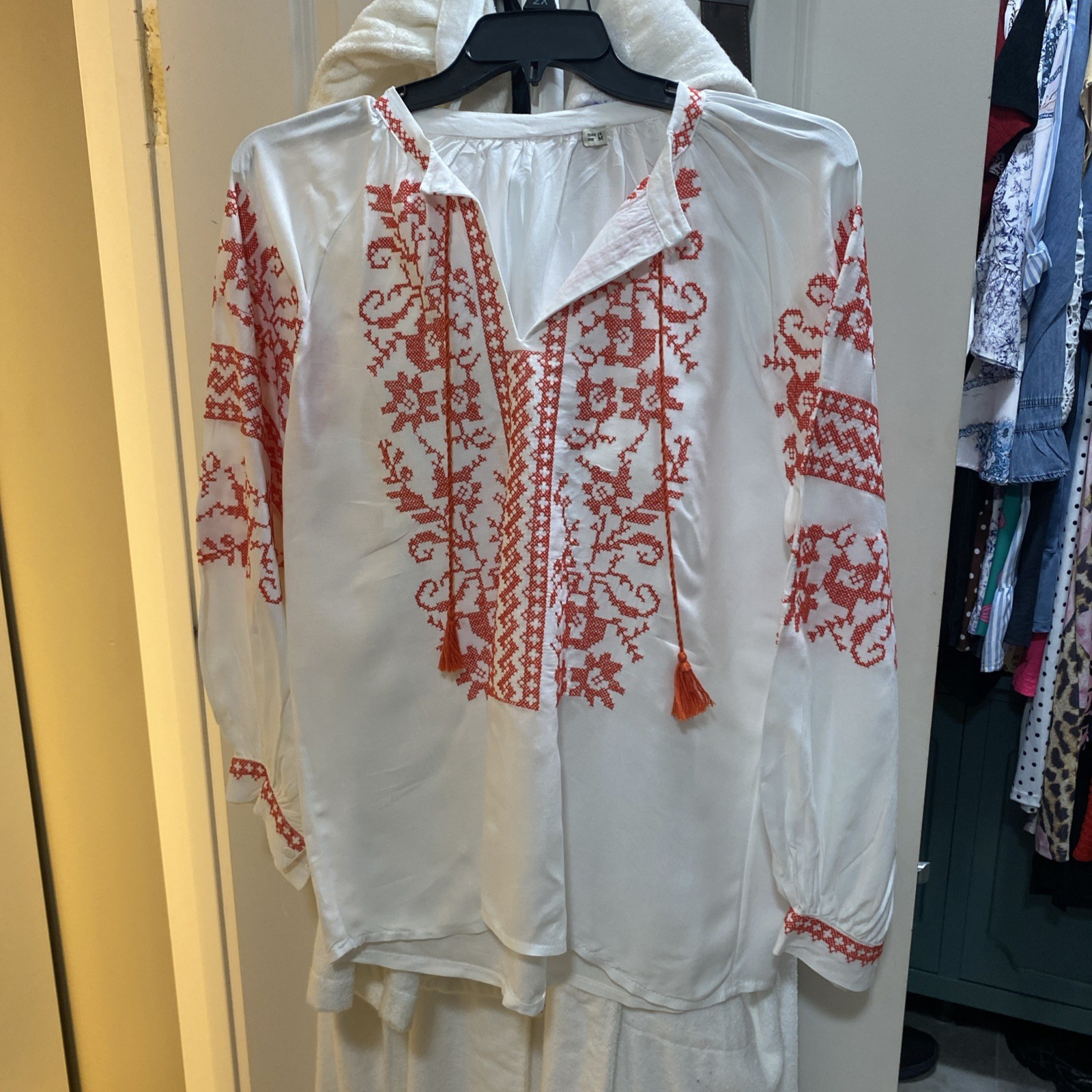 Lovely Peasant Blouse Size Medium : Too Pretty To Pass Up!! Red And White