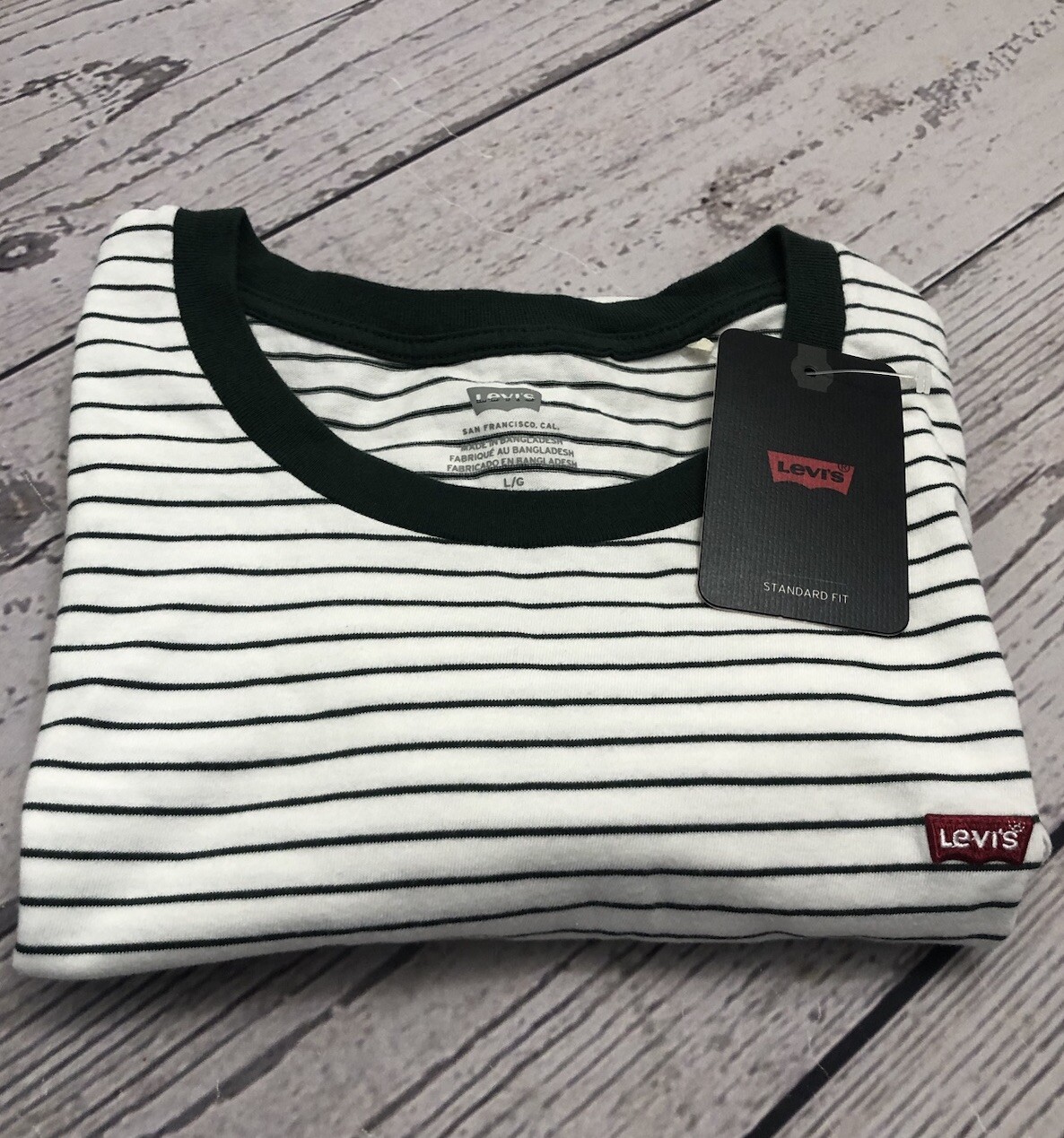 Levi’s Women’s Standard Fit Stripe T-shirt Size L