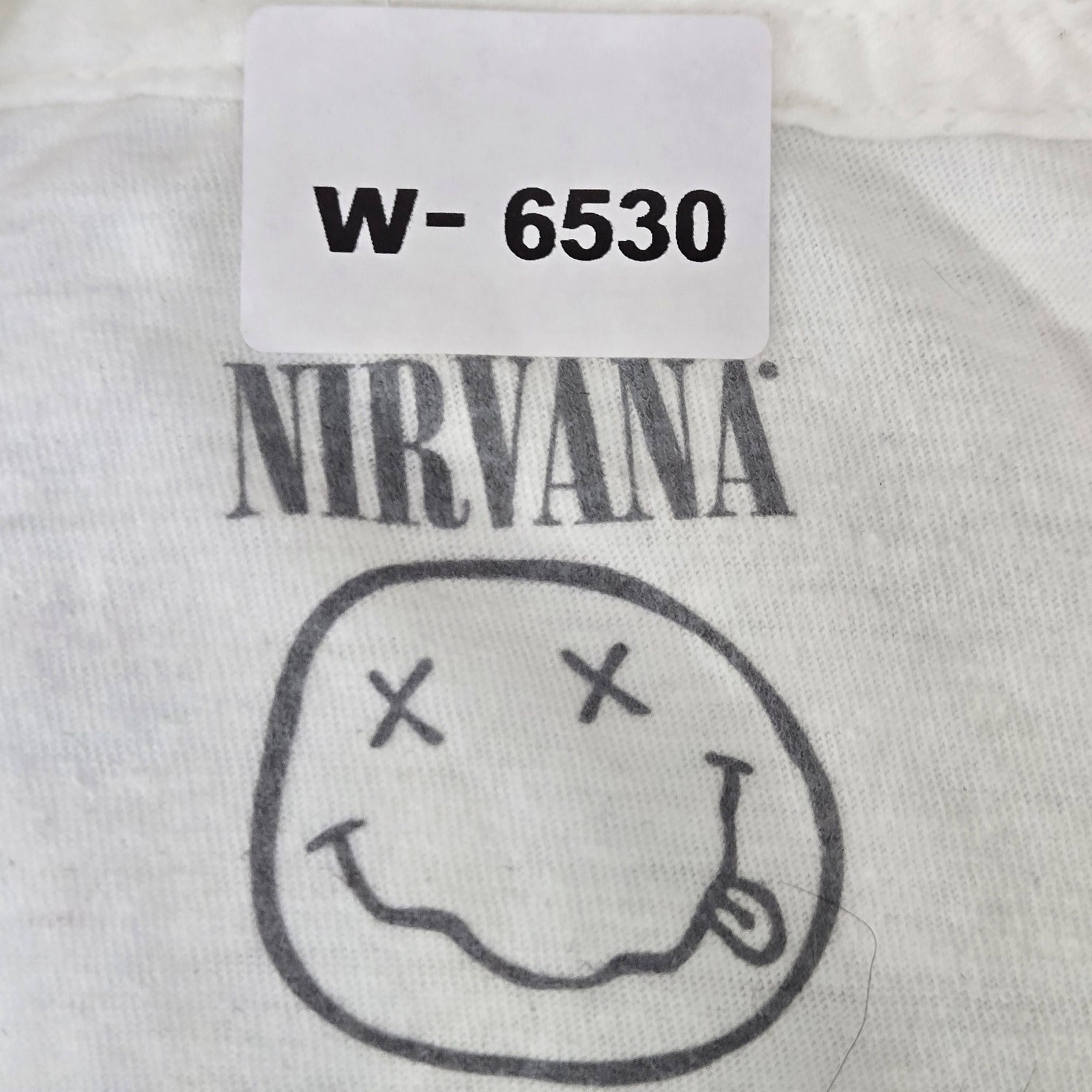 Nirvana Women Shirt L/XL White Graphic Band Logo Tee Short Sleeve READ