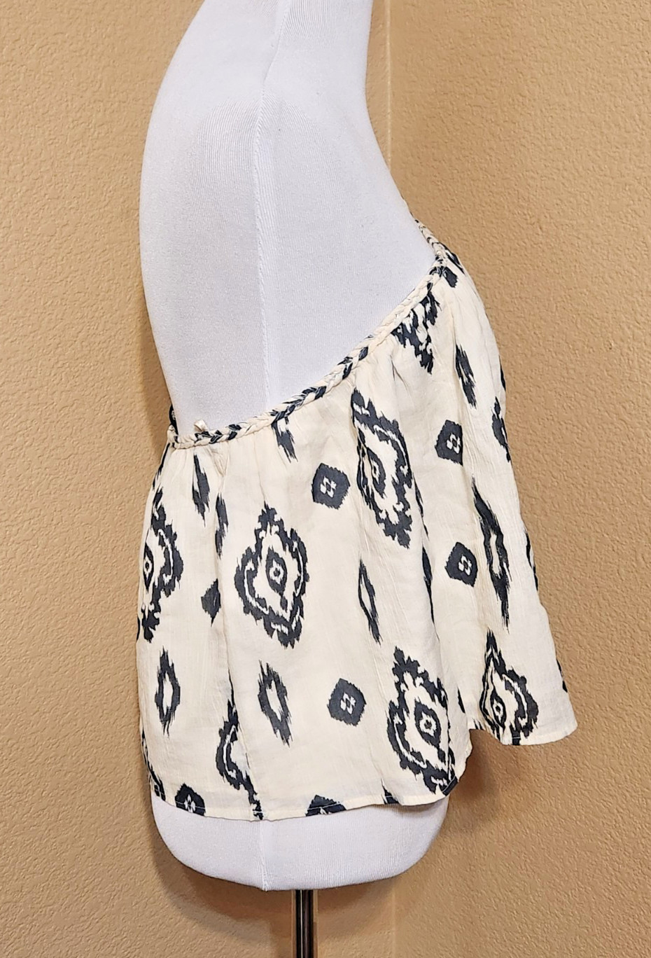 New! ZARA Cream/Black Ikat BOHO Tribal Print Light-Weight Single Shoulder Top L