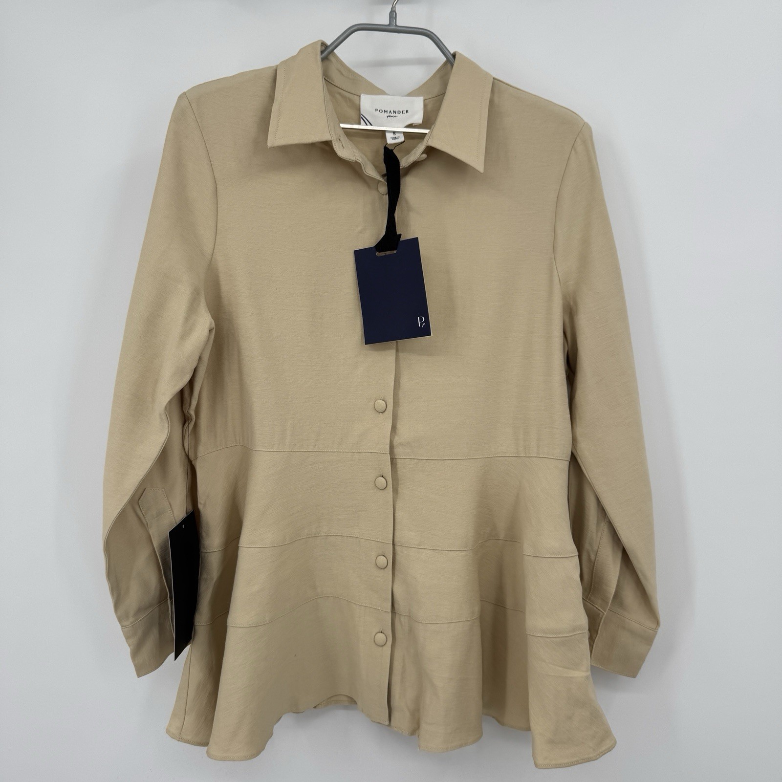 Pomander Place by Tuckernuck Tan Ashlen Button Front Blouse size S Small NWT