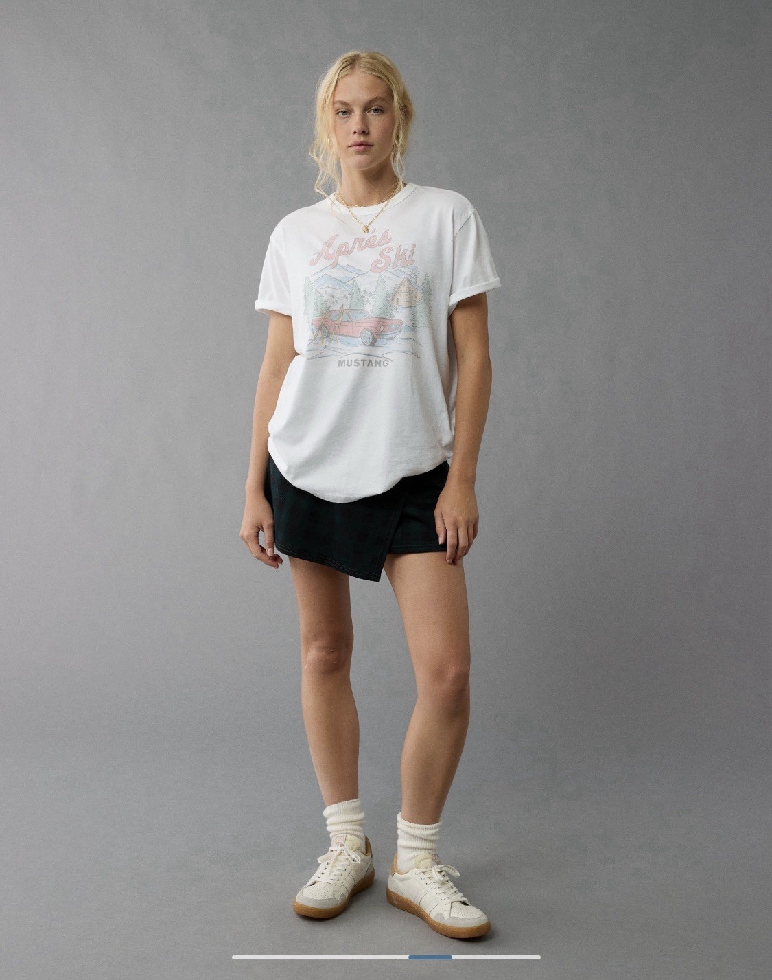 American Eagle Women’s Classic Fit Mustang White T-Shirt Size L