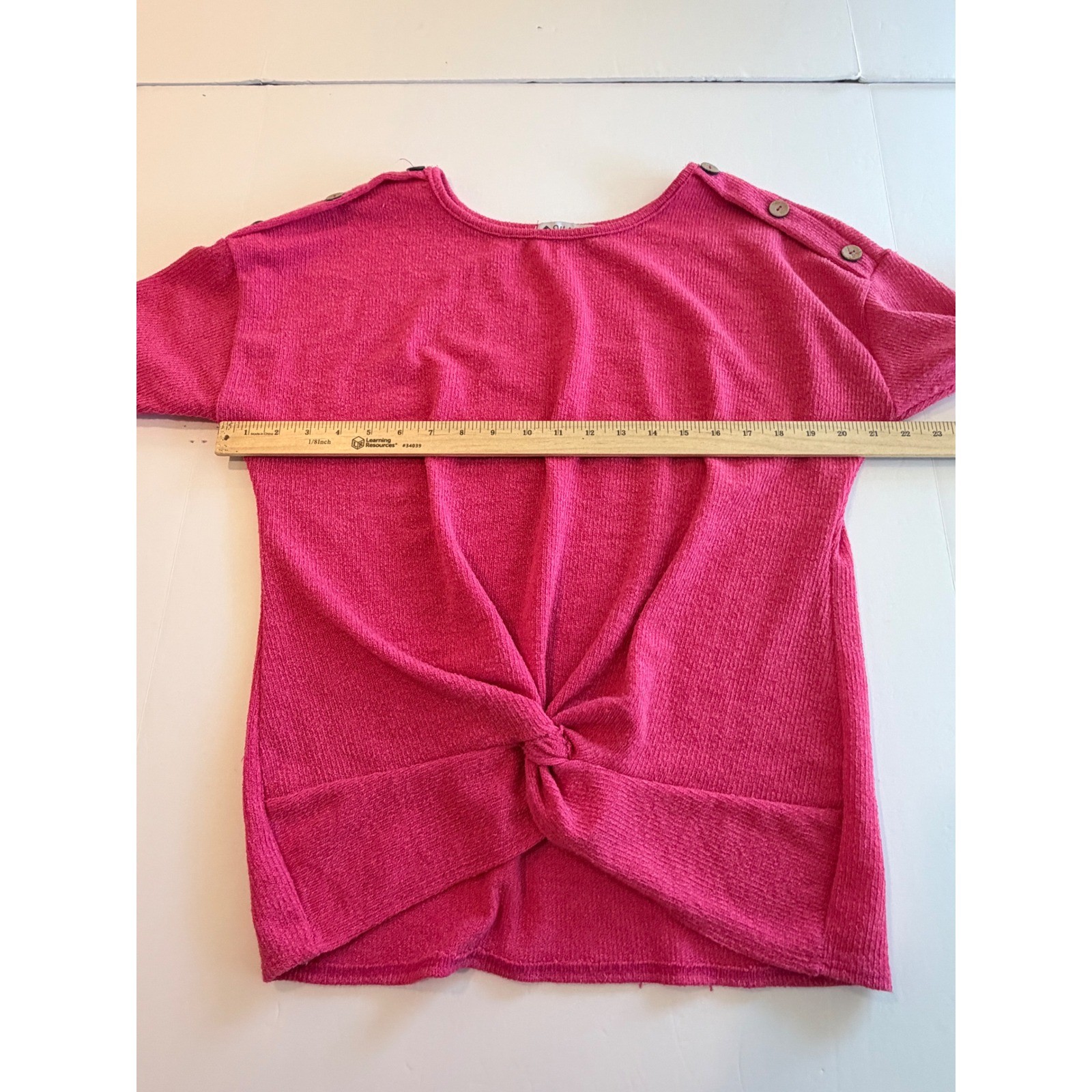 Wilde Hot Pink Twist Front Button Shoulder Knit Top Large