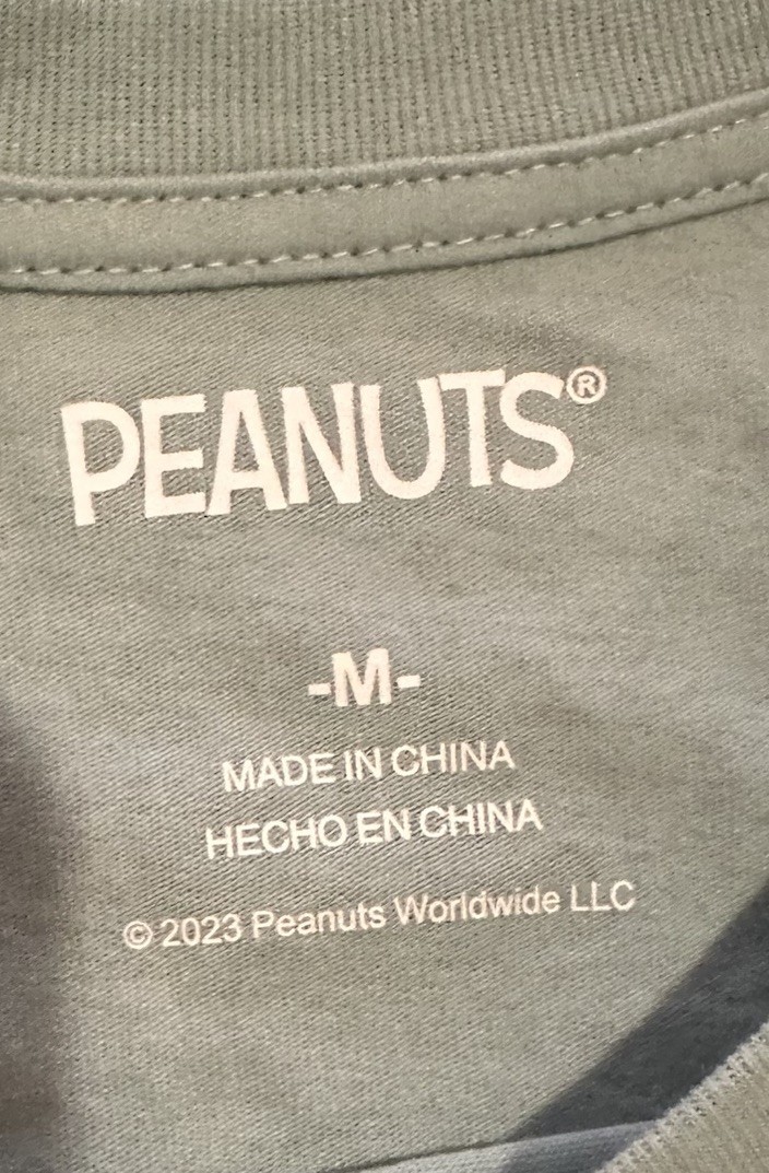 PEANUTS size medium women’s graphic funny Medium Green T-shirt NWT Lucy Linus