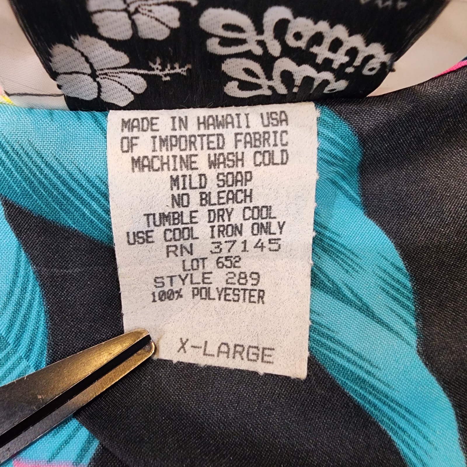 Vintage 90’s Hilo Hattie Cropped Top- Made in Hawaii- Tie Front Tropical XL