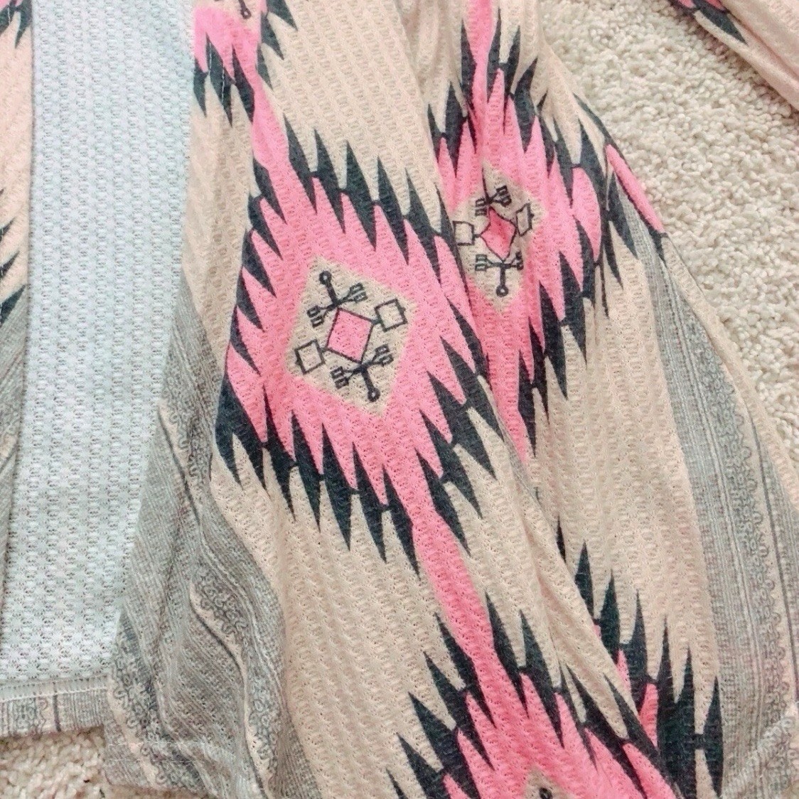 Gray Pink Aztec Cascading Long Sleeve Knit Cardigan Shirt Top L Large