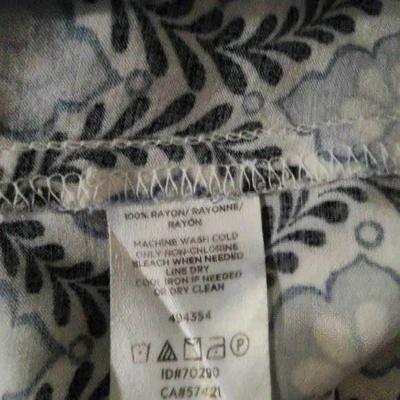 LOFT Blue White Tile Medallion Print Blouse, Size X-Small