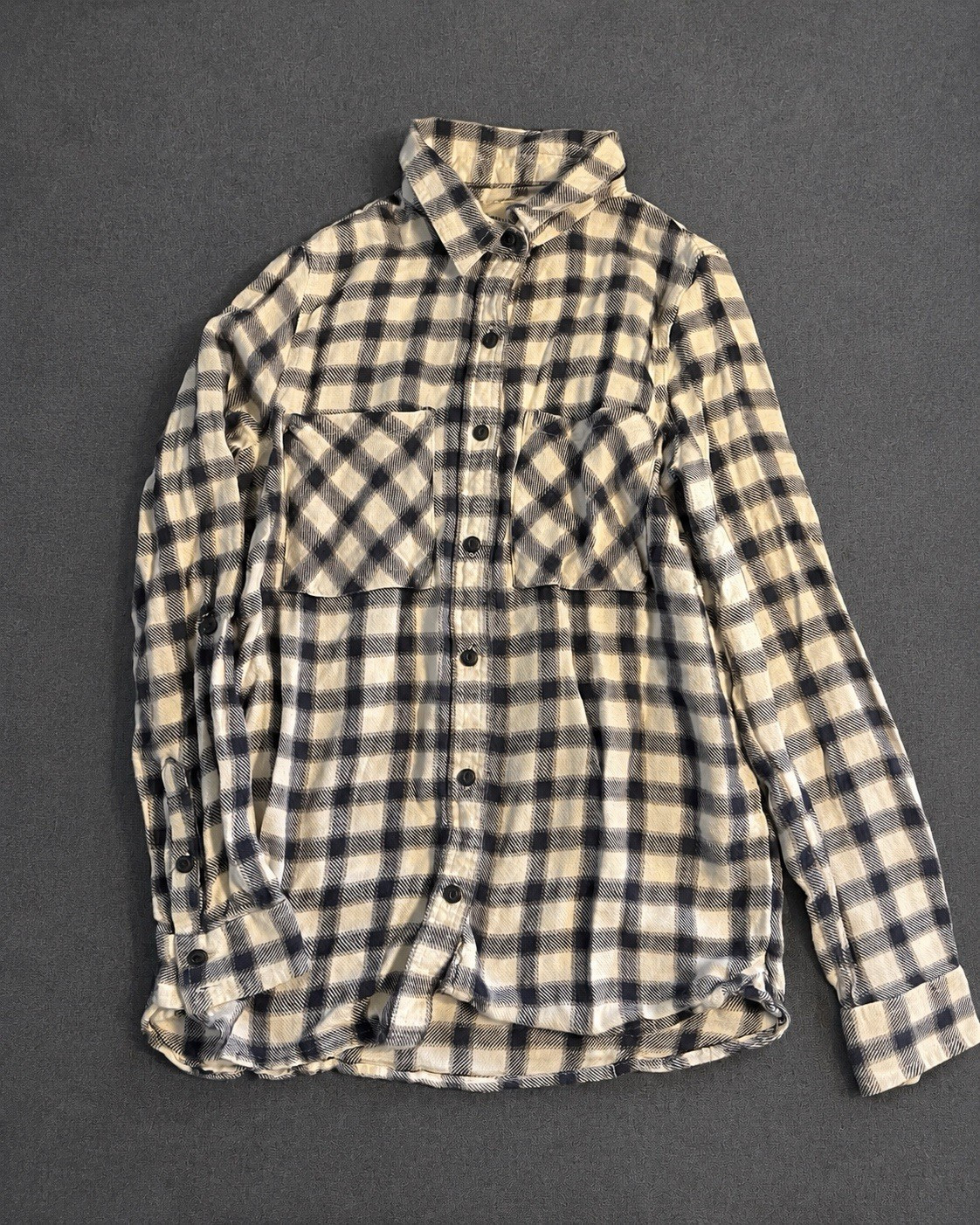 Forever 21 Women’s Flannel Plaid Button-Up Shirt White Navy Long Sleeve Size S