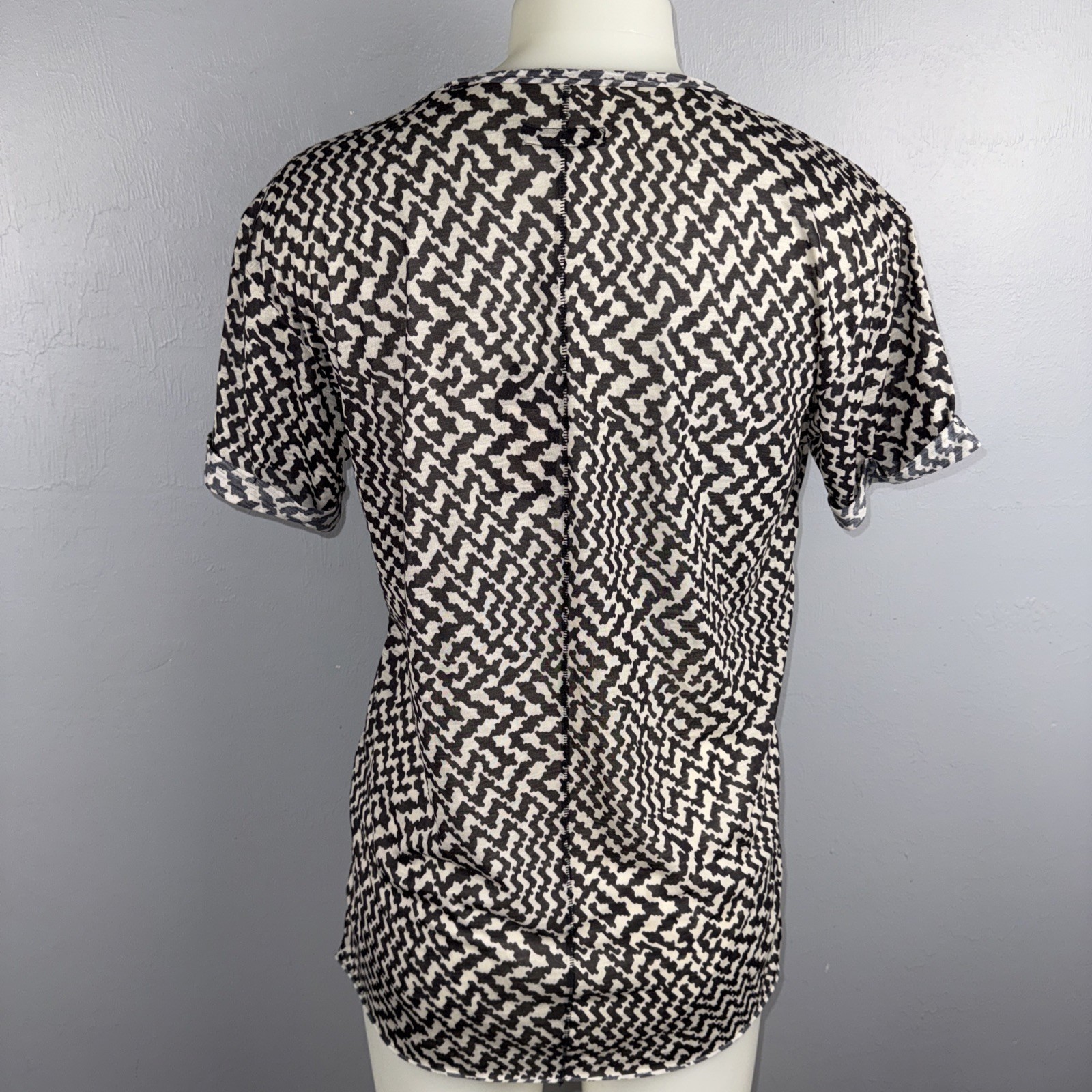 Rag & Bone Black Print Pocket Tee Women’s M Raw Edge Roll Tab Short Sleeve