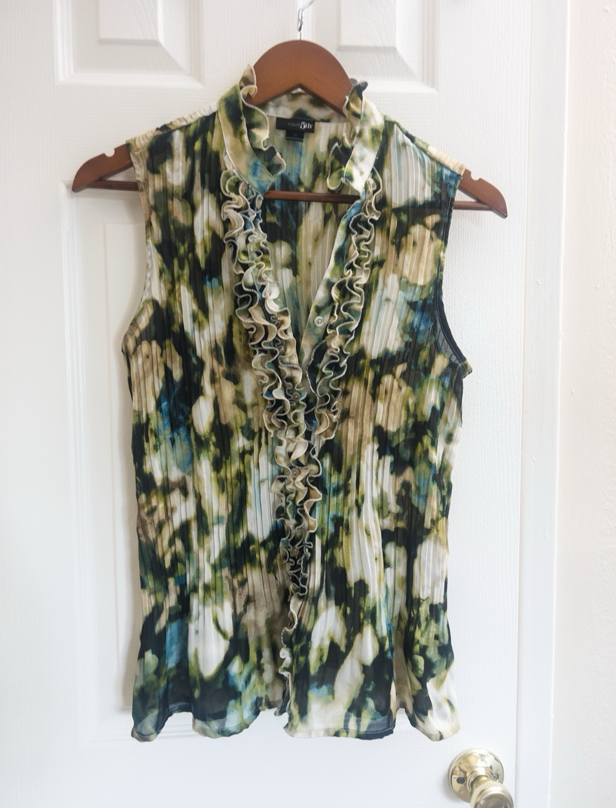 east 5th Women’s Multicolor Abstract Ruffle Sleeveless Button-Up Blouse M