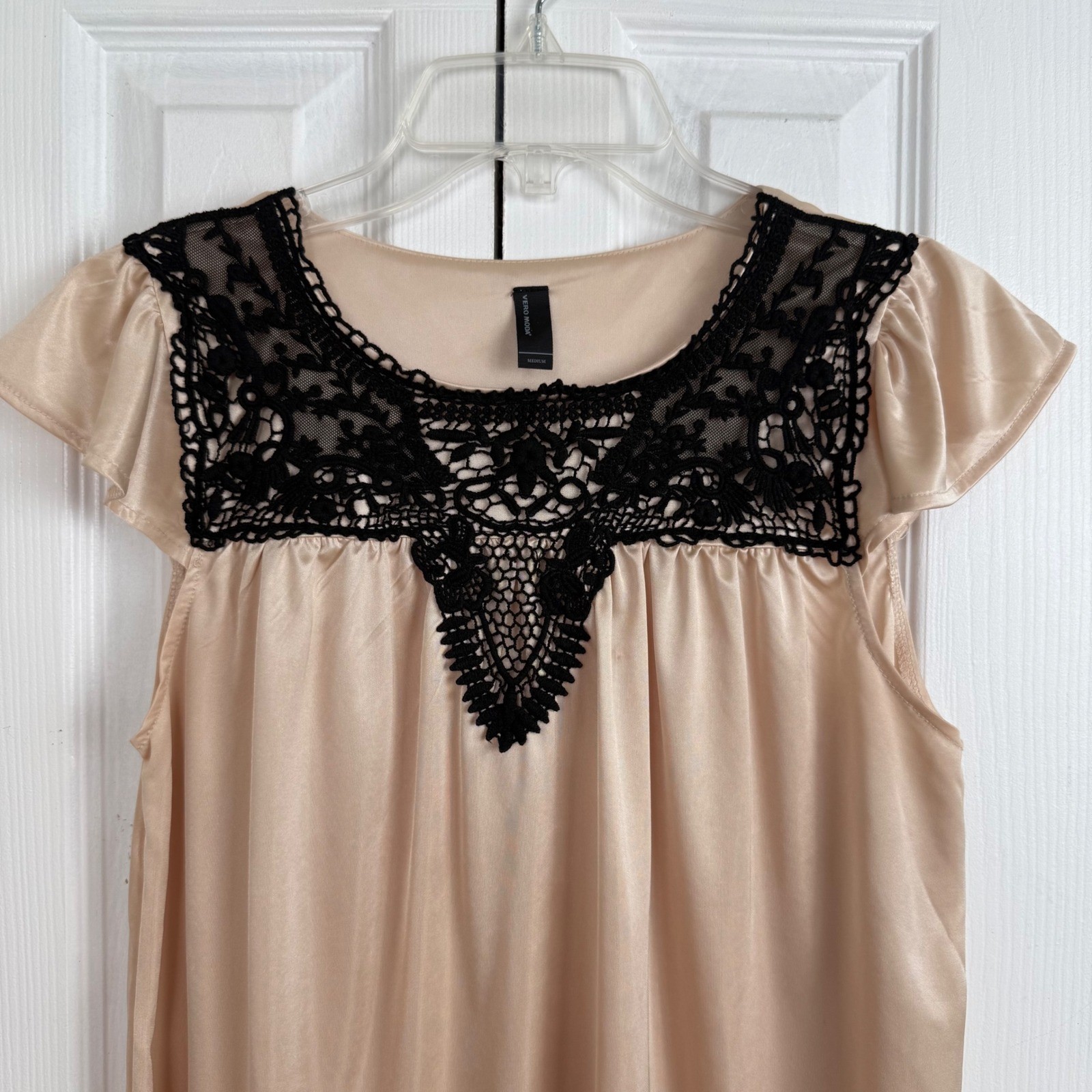 Vero Moda Champagne Satin Blouse Black Crochet Lace Yoke Flutter Sleeve Medium