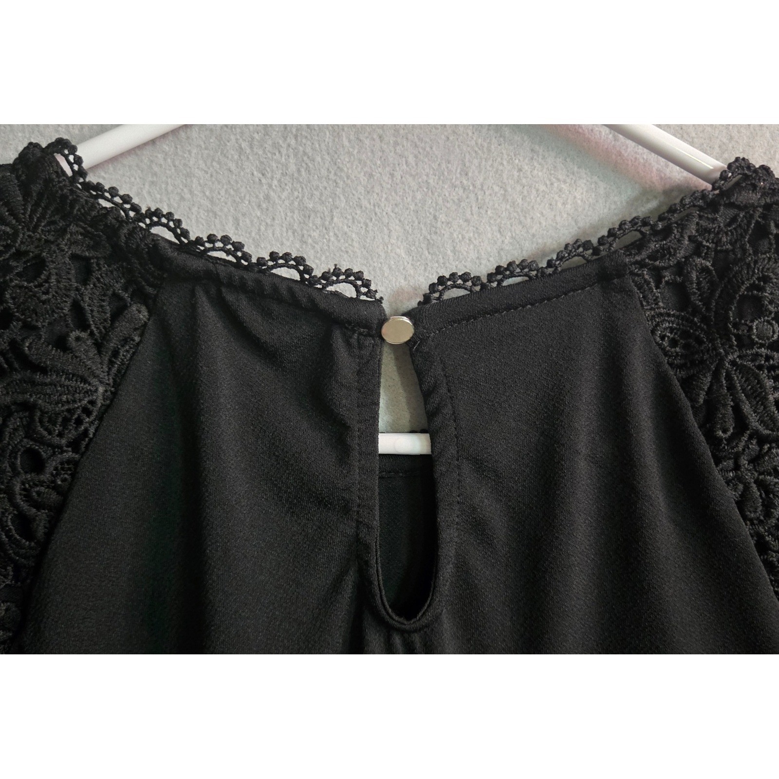 Black Crochet Lace Raglan Sleeve Blouse Keyhole Back Top Medium Dark Feminine