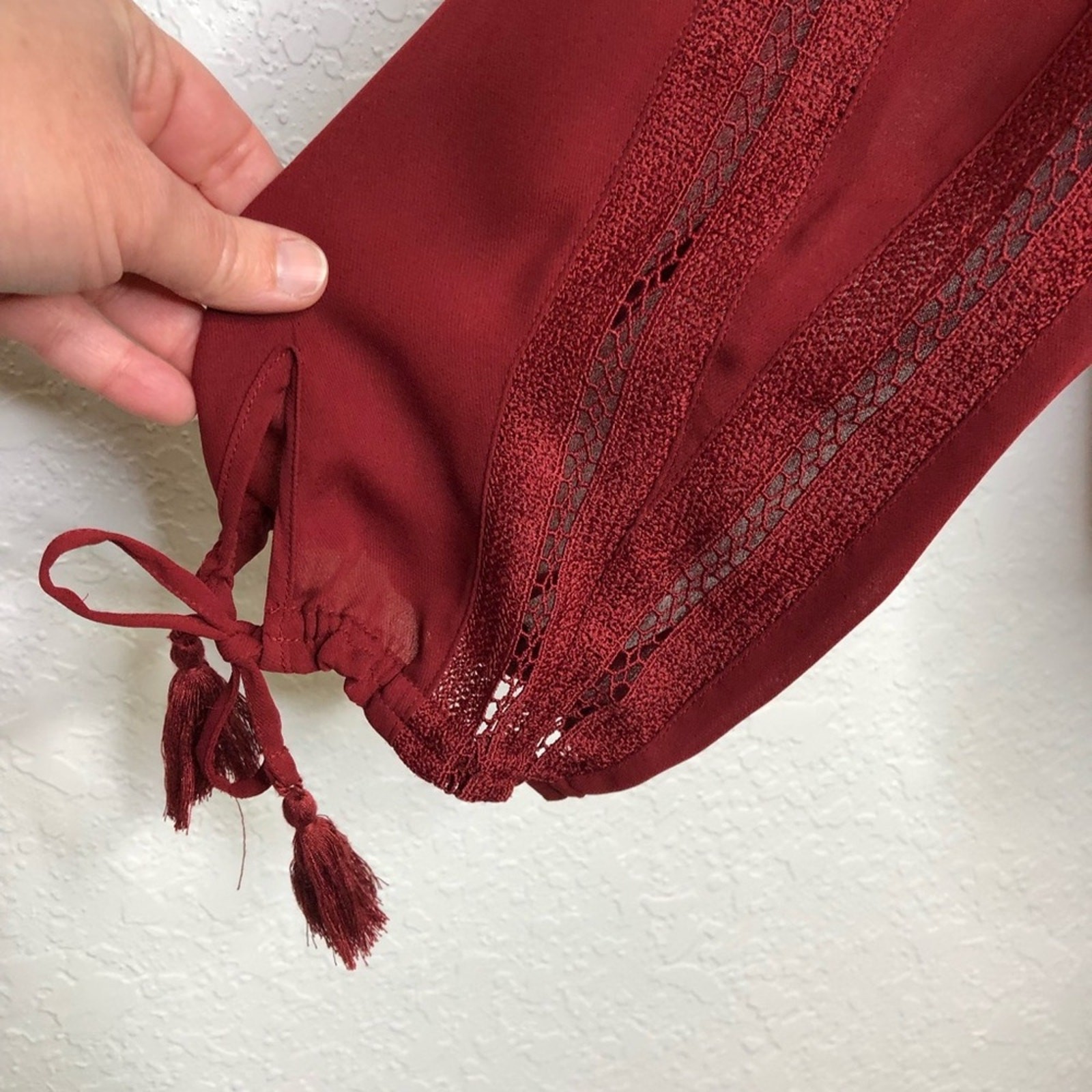 Rebecca Minkoff top womens Large dark red lace ruffle trim tie sleeve feminine