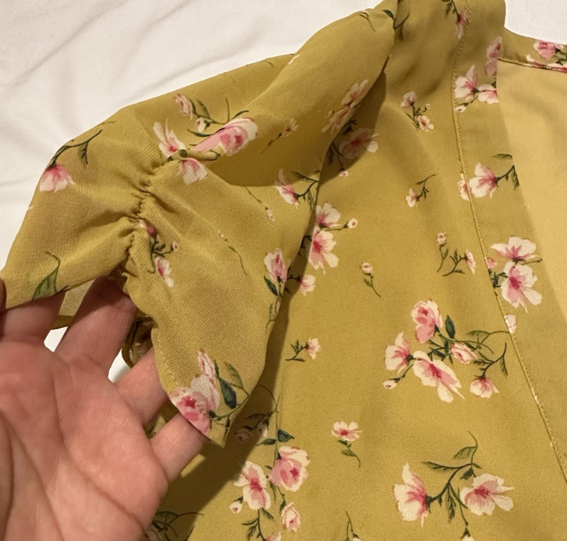 Sweet Wanderer Women’s M Blouse Yellow Floral Peplum Ruched Sleeve Sweet Cottage