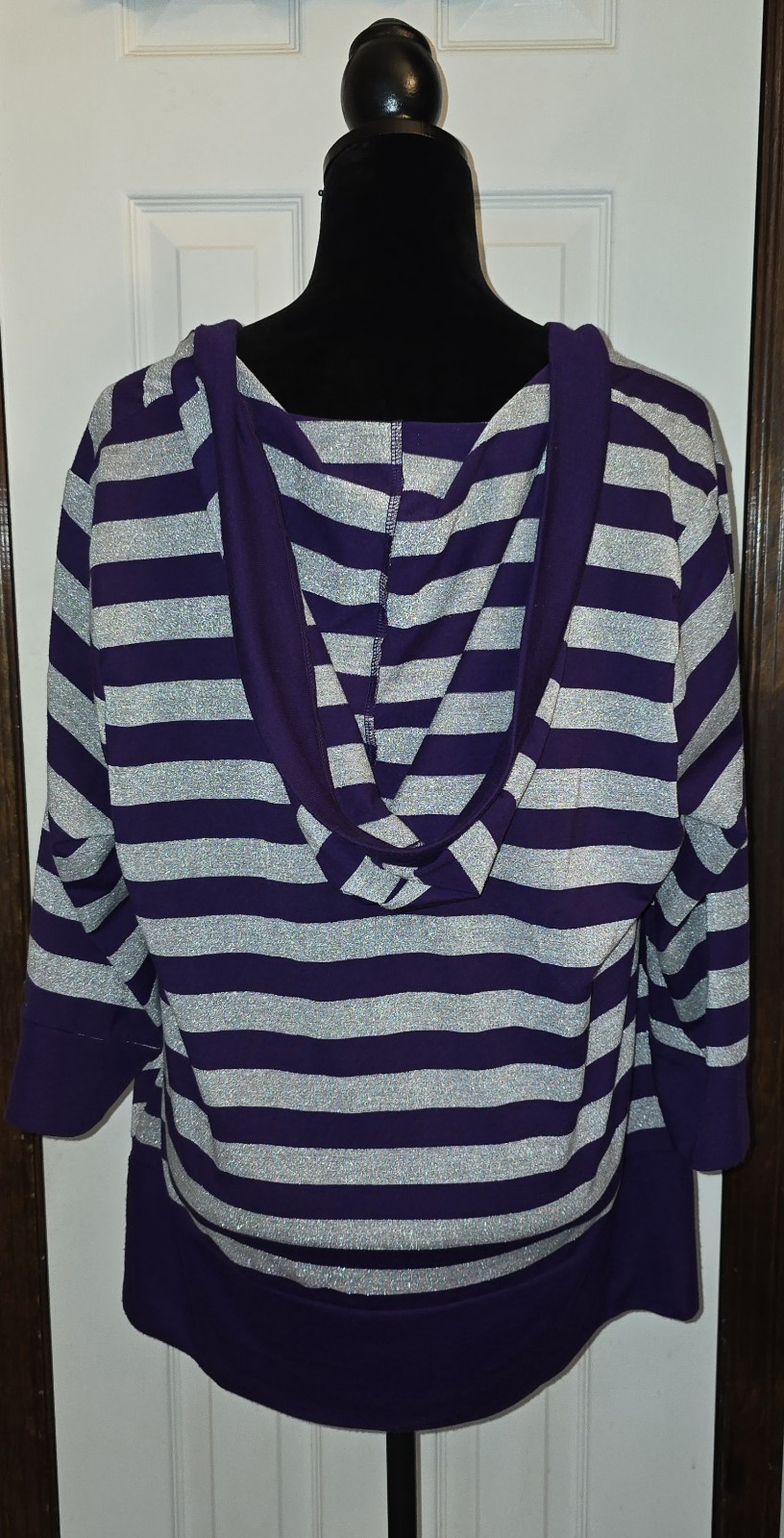 ​Venezia Lane Bryant Size 14/16 Purple Silver Metallic Striped Hooded Top V-Neck