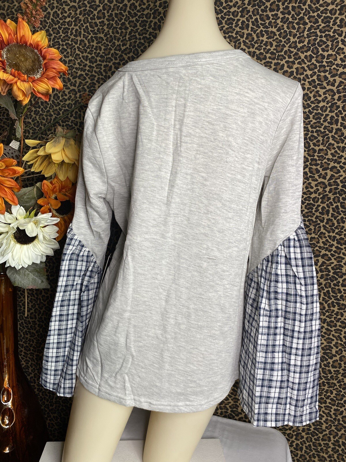 🦋DOE & RAE🦋Heather Grey/Navy Plaid Long Bell Sleeve Cotton Top NWT | LARGE |
