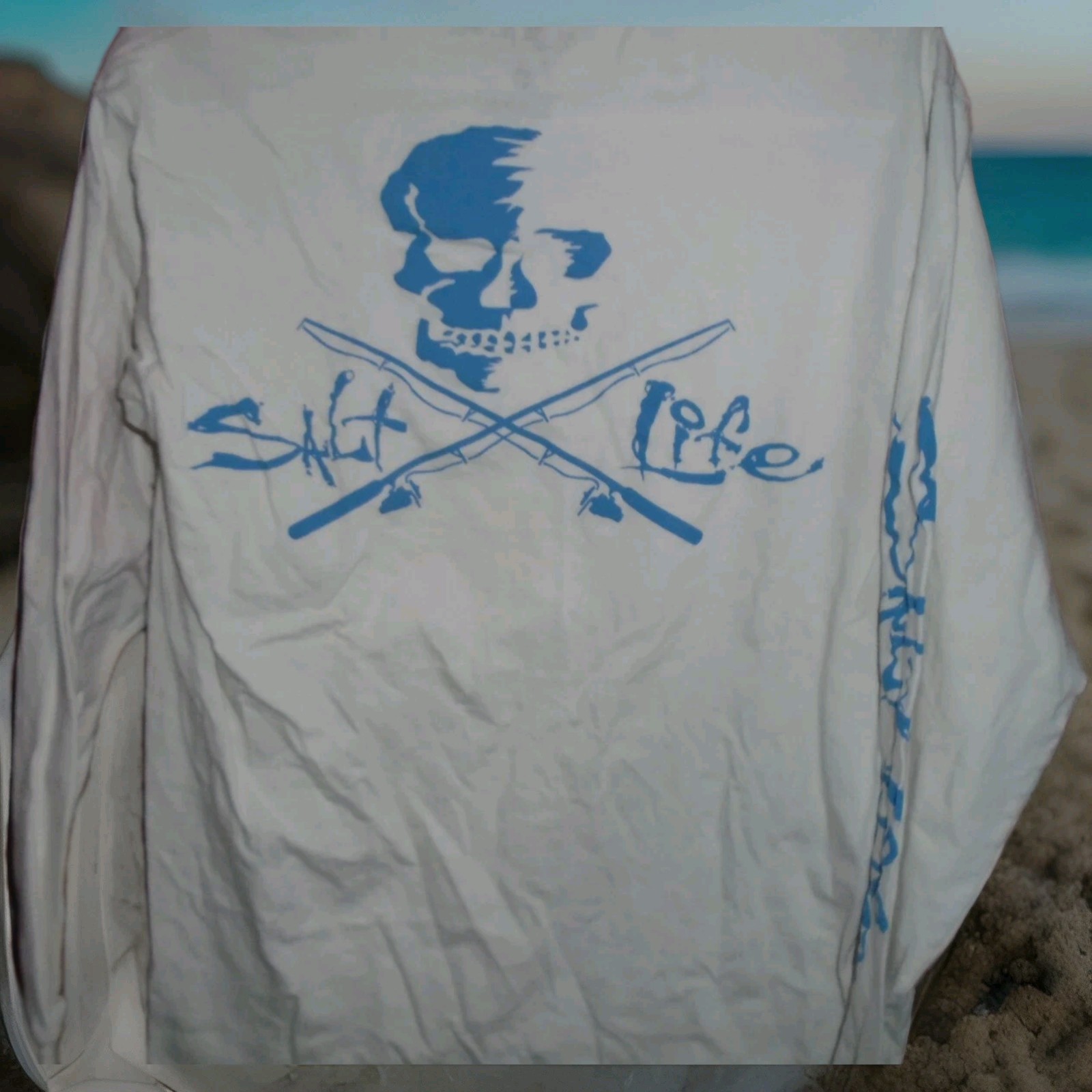 SALT LIFE WOMANS LOGO LONGSLEEVE POCKET TSHIRT SIZE MEDIUM-SEE PICTURES