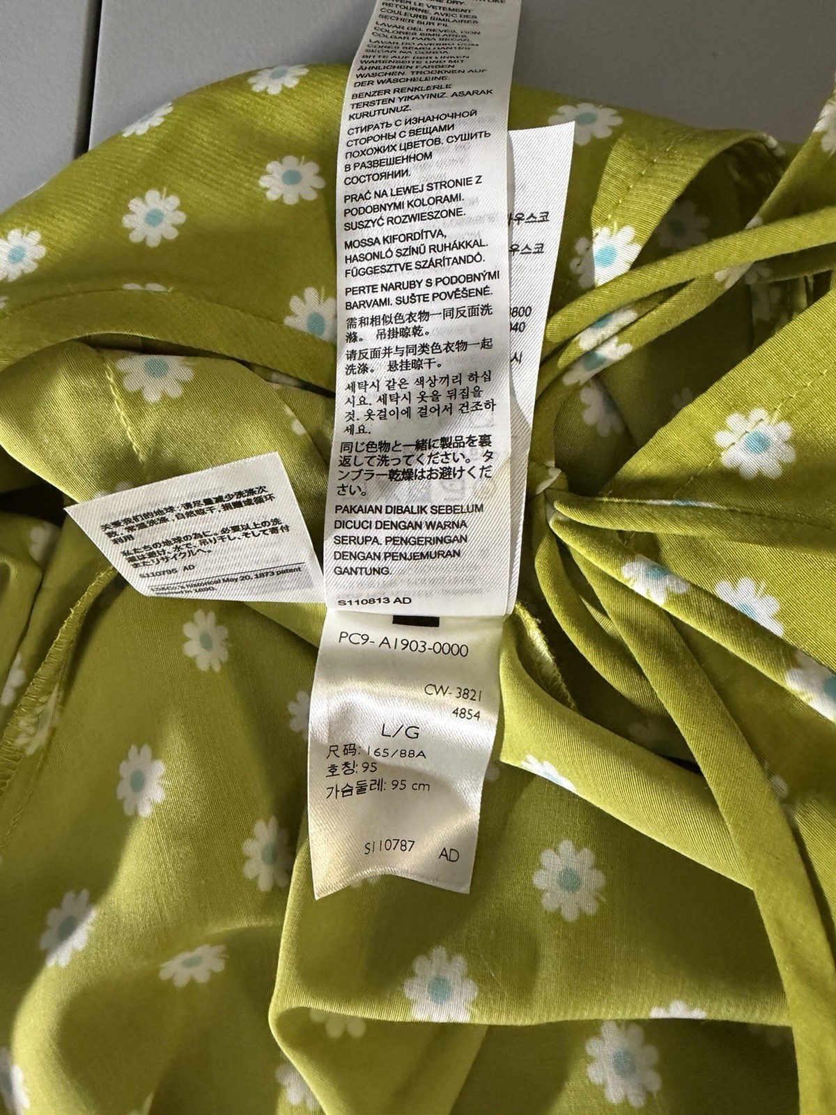 Womens Top Blouse Levi’s San Francisco.Cal Size Large 100% Polyster Green Flower